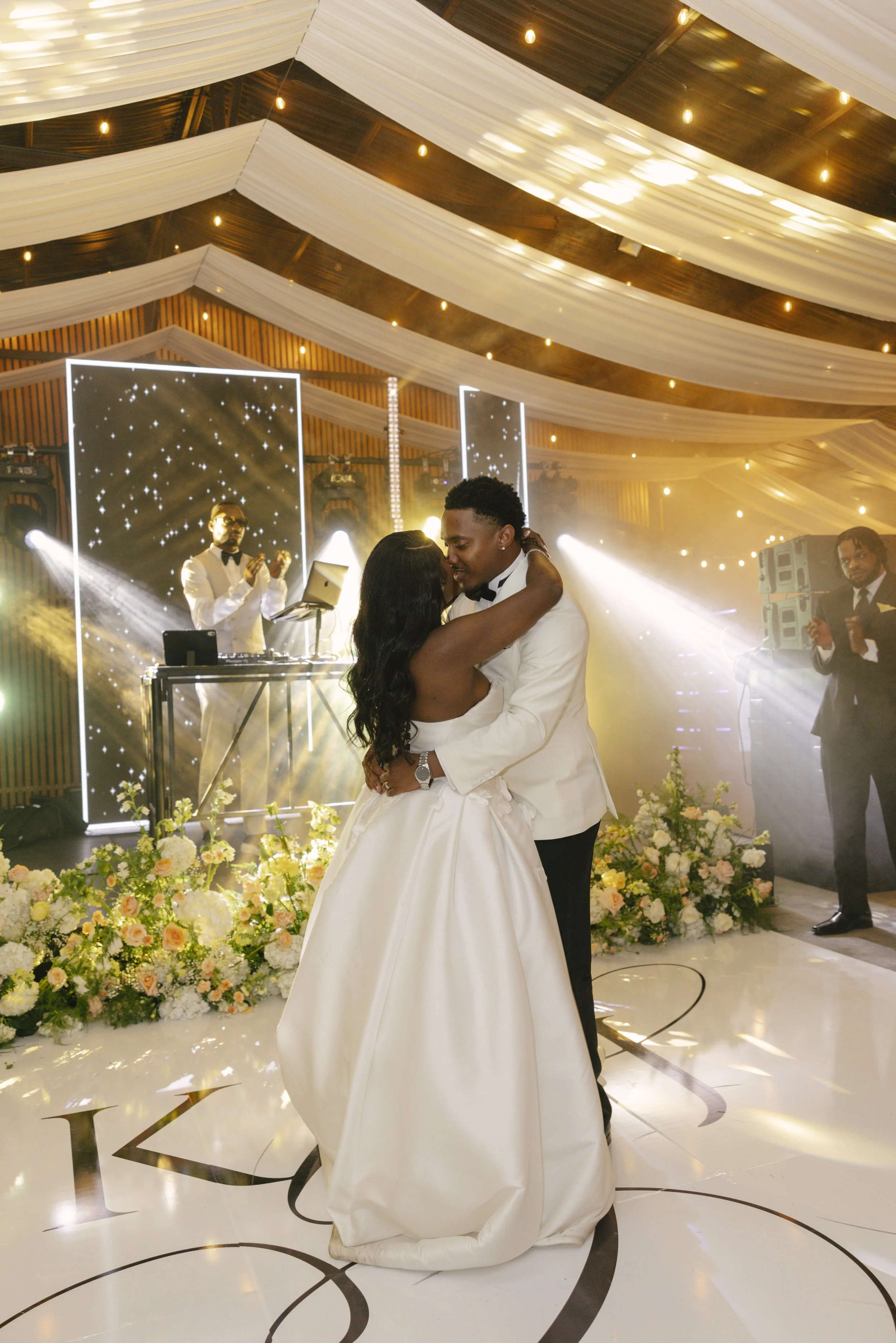 Wedding reception at Forest Campestre in Medellín, Colombia featuring the couple's first dance, parent dances, dance floor celebration, wedding desserts, and candid documentary wedding photography.
