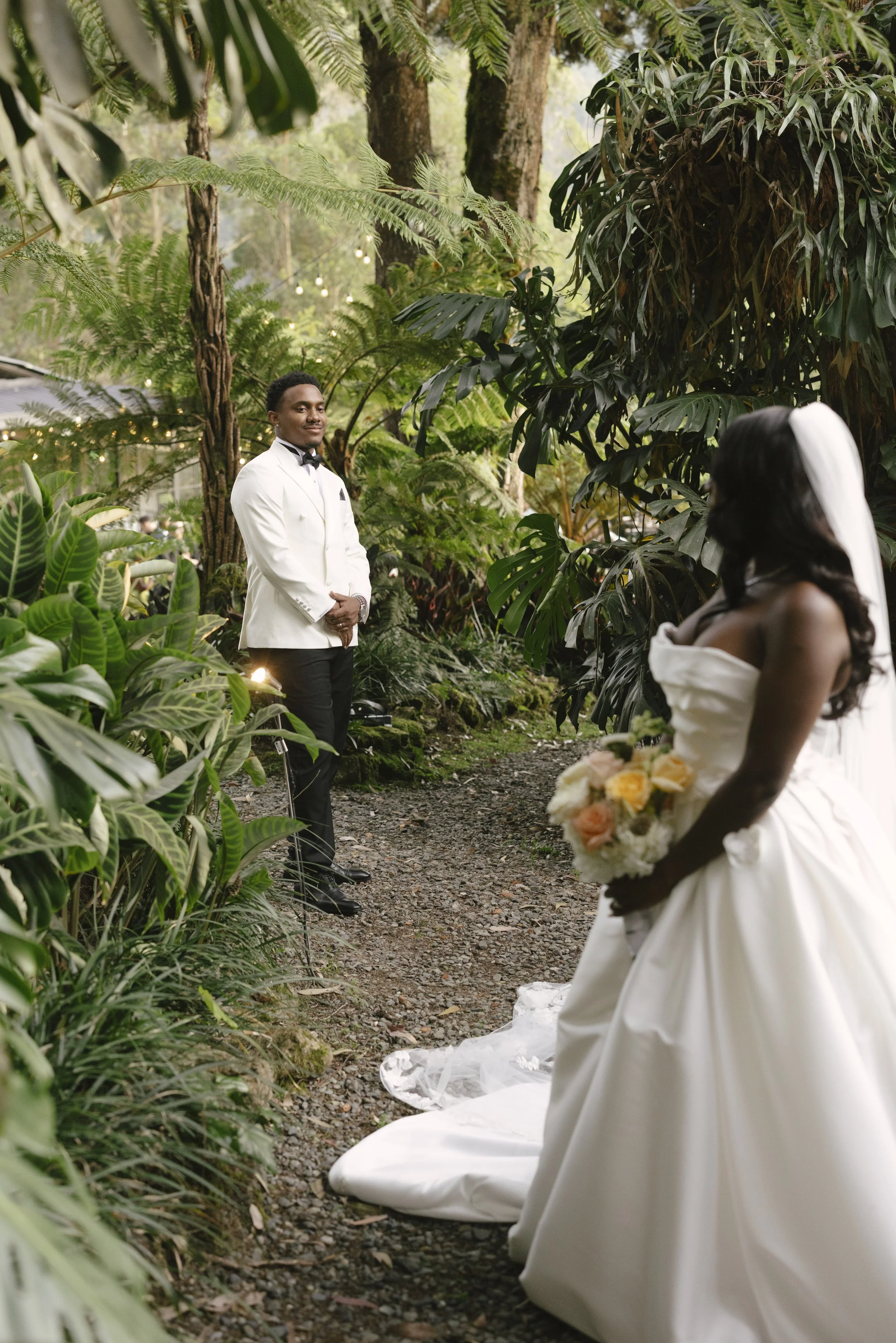 Bride and groom portraits at Forest Campestre in Medellín, Colombia featuring romantic destination wedding photography, lush tropical gardens, bridal party portraits, and natural, documentary-style moments.