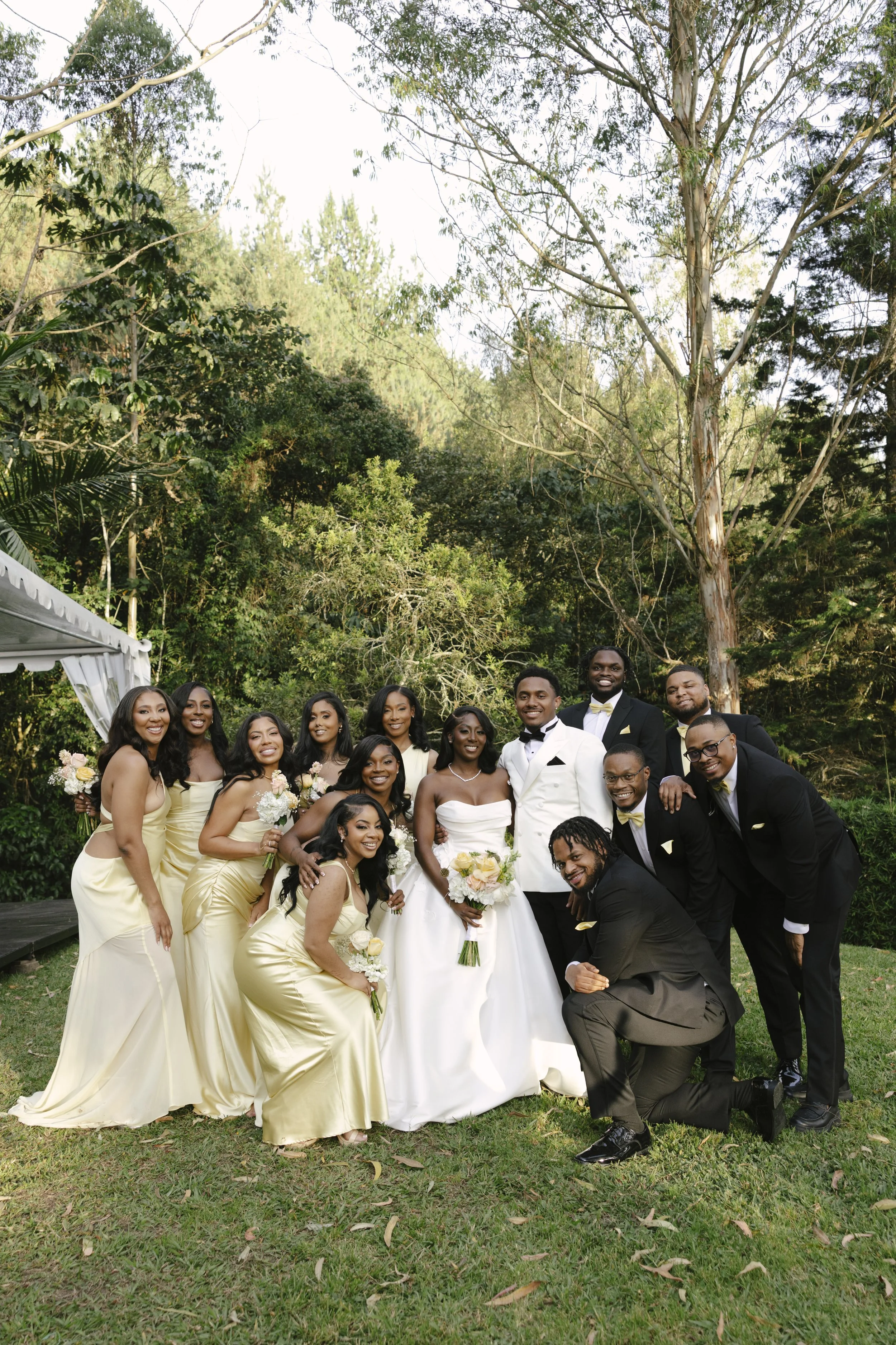 Forest Campestre wedding ceremony in Medellín, Colombia featuring the bridal processional, groom's reaction, emotional ceremony moments, floral aisle design, wedding guests, and documentary-style wedding photography