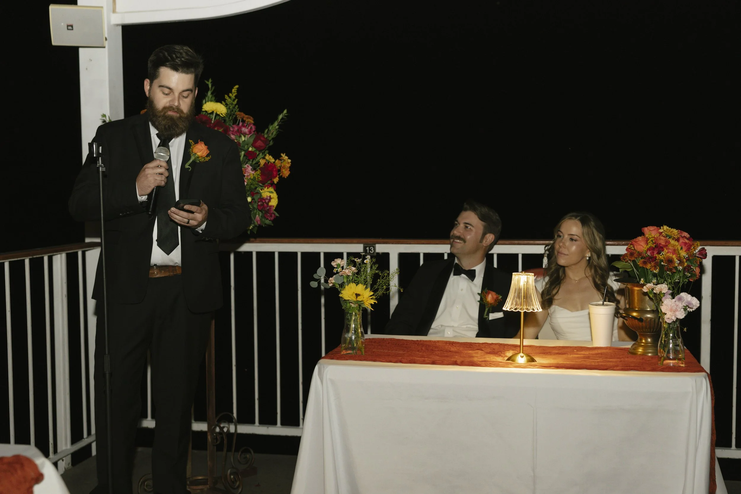 As night fell over Canyon Lake, the celebration continued aboard the Dolly Steamboat with heartfelt toasts, laughter, and time spent with close friends and family. Under the Arizona night sky, the couple shared meaningful moments with their guests, e