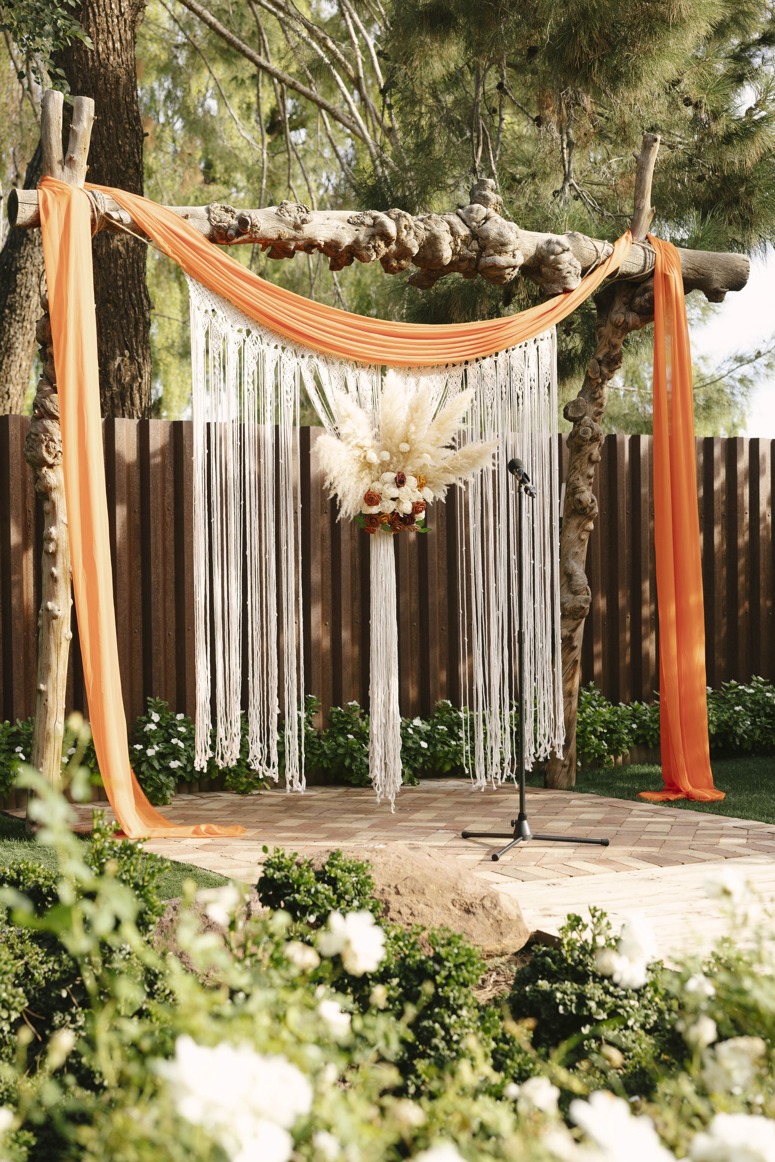 Documentary wedding photography at The Knotty Barn in Queen Creek, Arizona, captured by Arizona wedding photographer Raw By Laura, showcasing authentic moments, desert scenery, and a rustic western wedding setting.