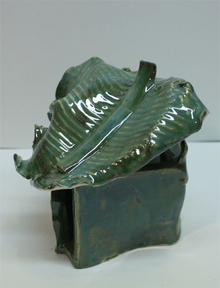 Leaf Bowl. Glazed stoneware. 2009.
