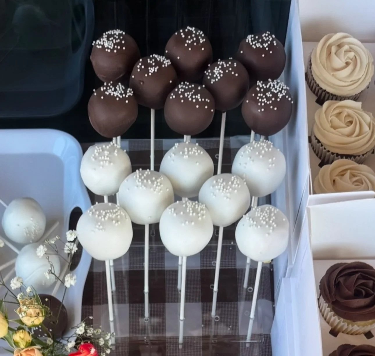 Custom Cake Pops