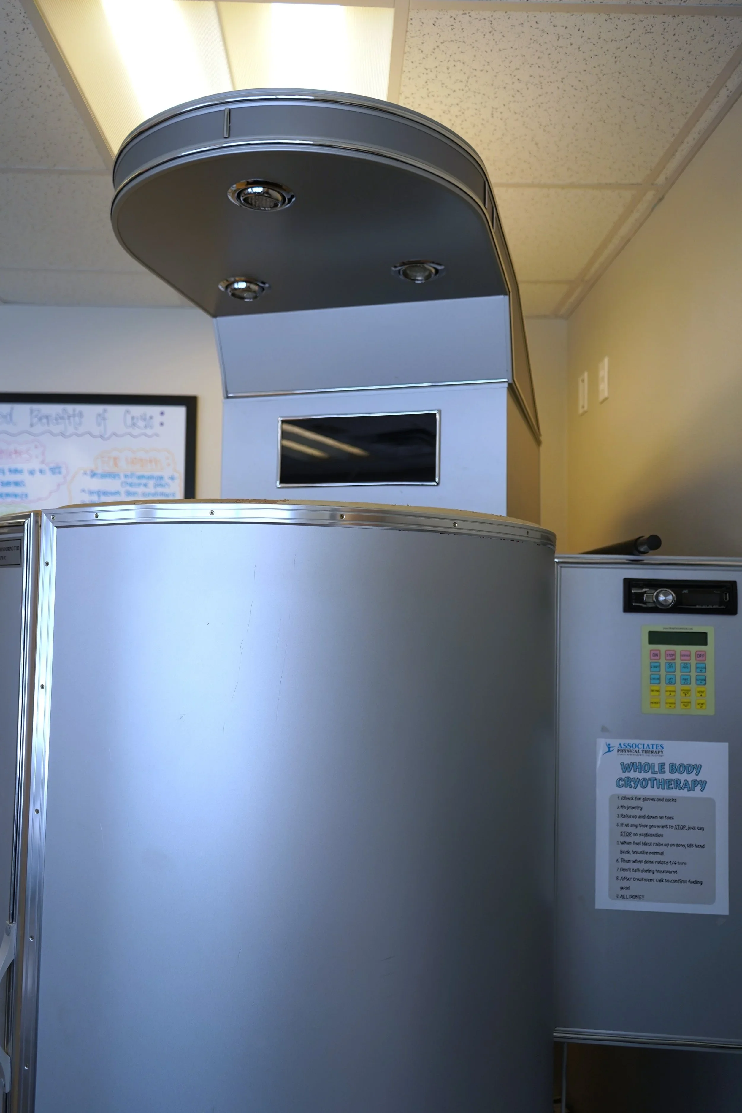 Cryotherapy+Chamber2.JPG.webp