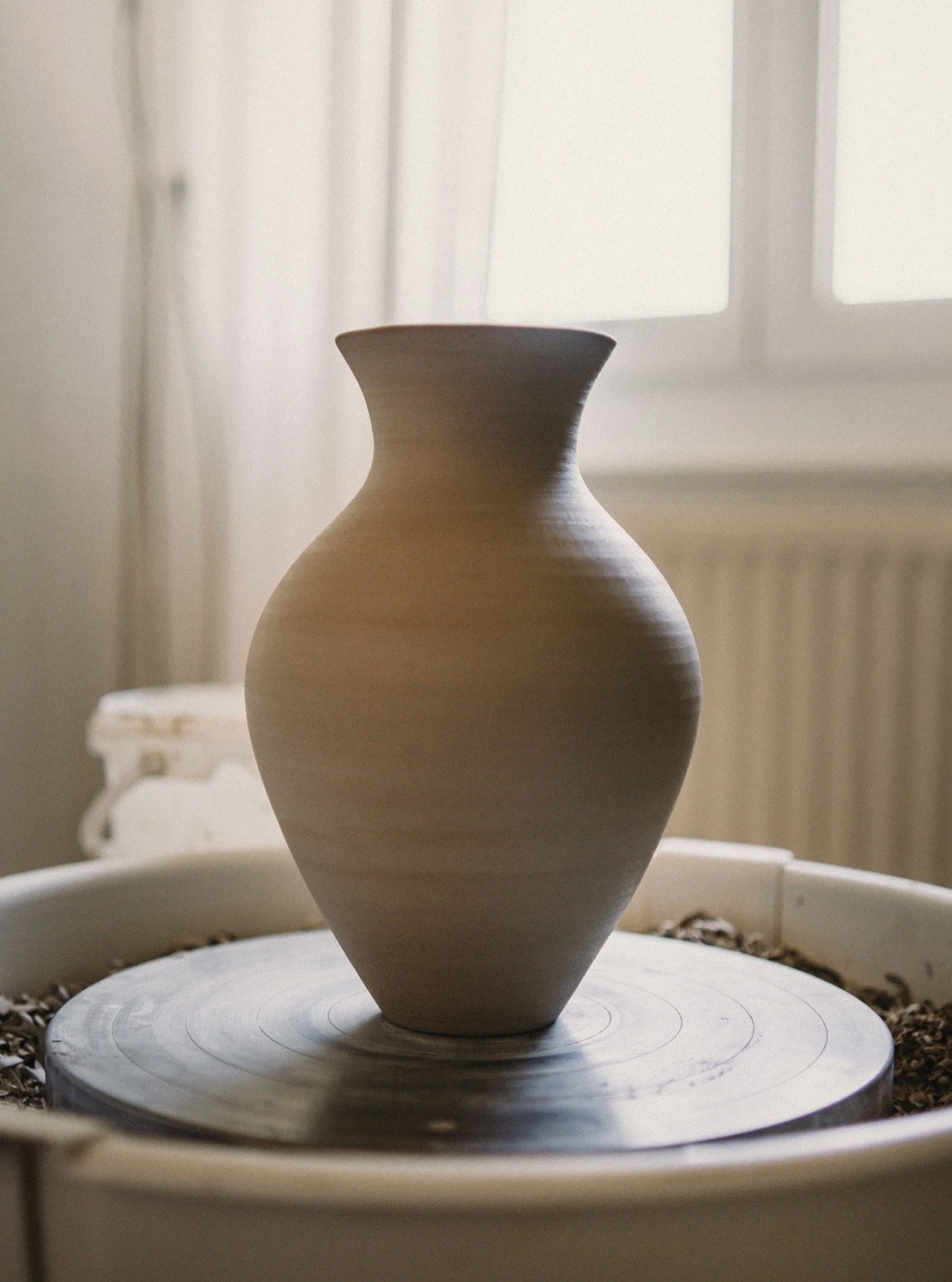 Haven&rsquo;t had as much time to throw lately, but I&rsquo;ve been trying to focus on slightly larger vases and exploring a few new shapes.

#ceramics #pottery #wheelthrown #clay #ceramicprocess #studiopottery #potterylife #workinprogress #freshofft