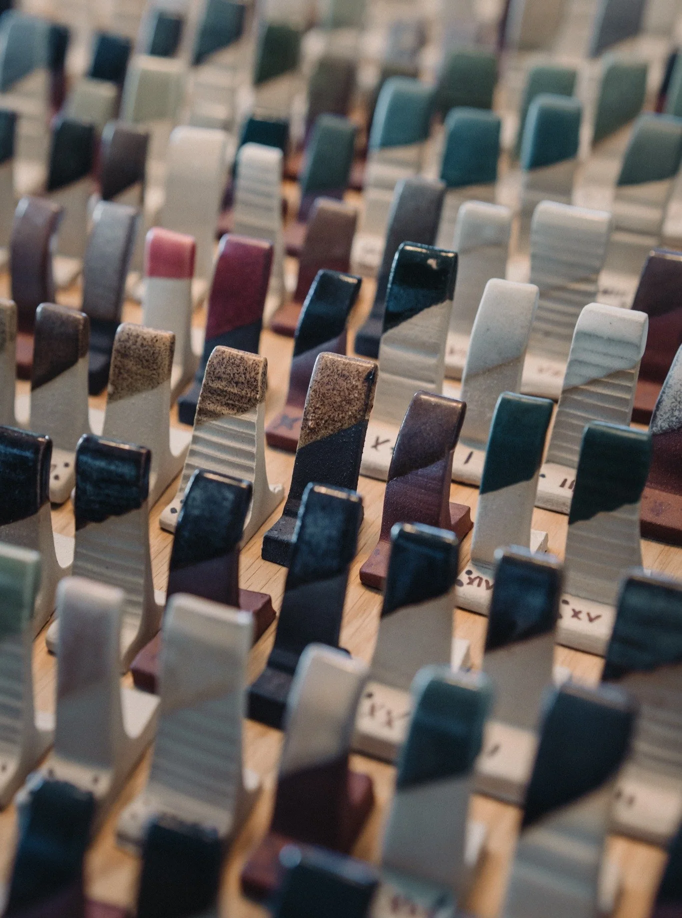 These past few months, I&rsquo;ve been testing a ton of glazes... Organizing everything, formulating and testing them has been incredibly fun, but also quite a time-consuming process.

There&rsquo;s the glaze recipe itself, the different versions and