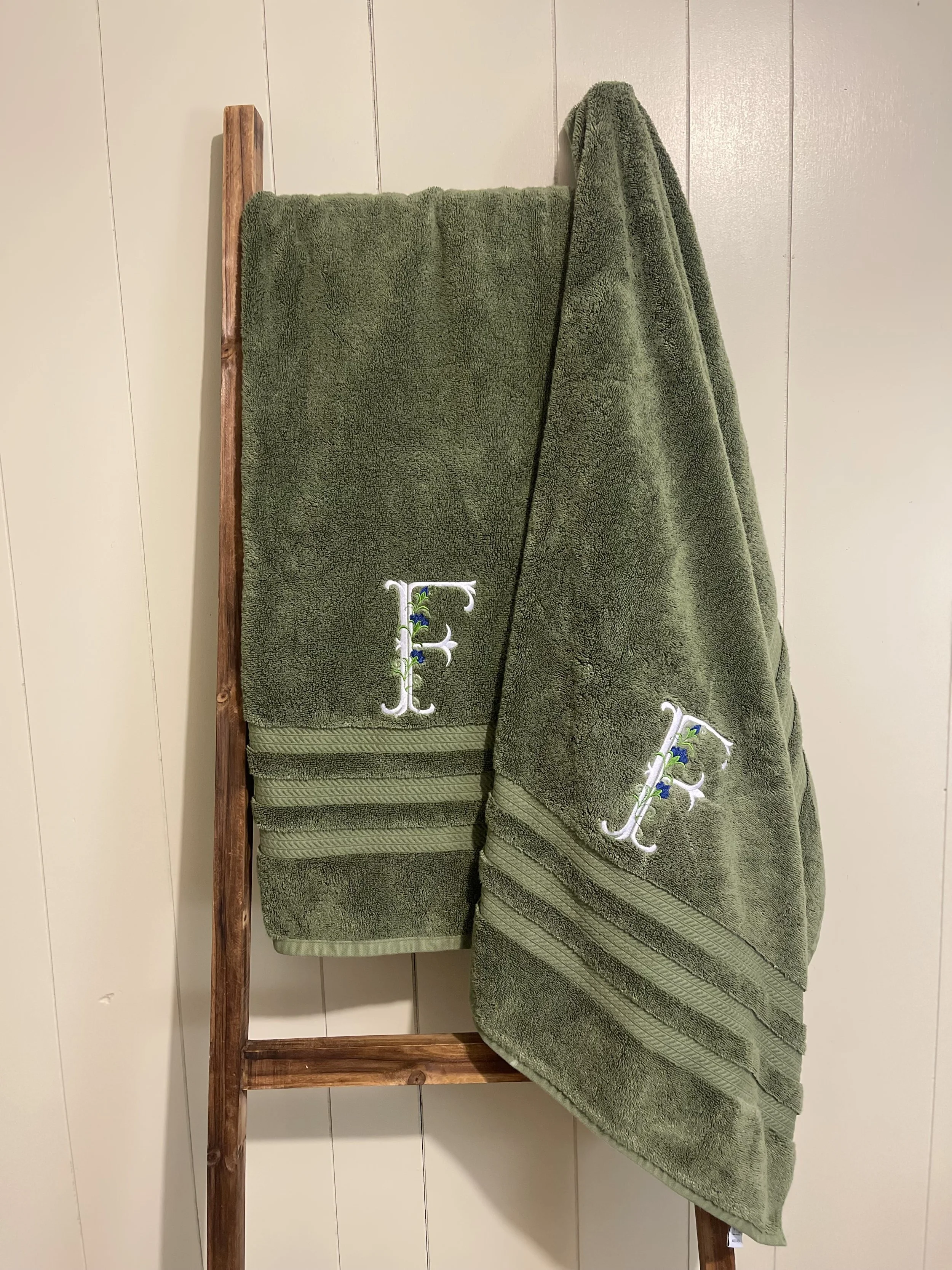 Personalized Embroidered Bath Towel