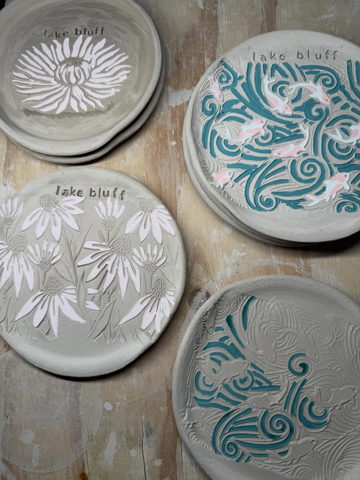 Hand painting spoon rests this morning. This part of the process is always incredibly time consuming, but soooooo worth it 🤩 #potterylife #oneofakinddesign #kitcheninspiration #kitchenstyling