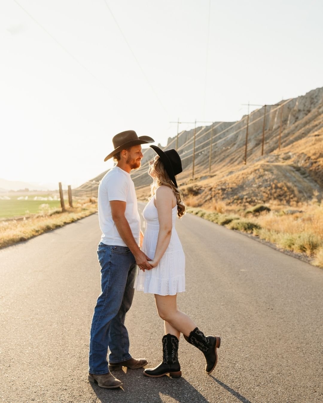 Two people connecting during a guided outdoor date experience in Kamloops as part of the Spark Project