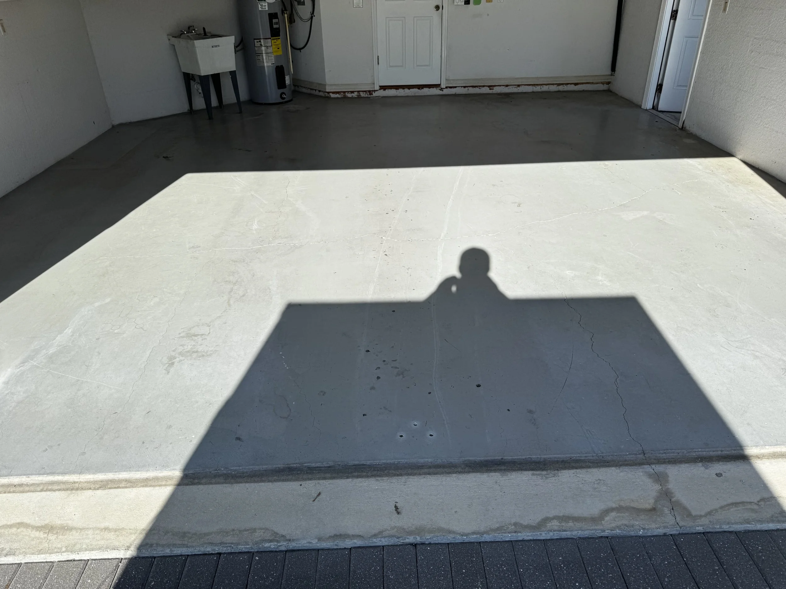 Before Epoxy garage floor - Saint Petersburg - St Pete