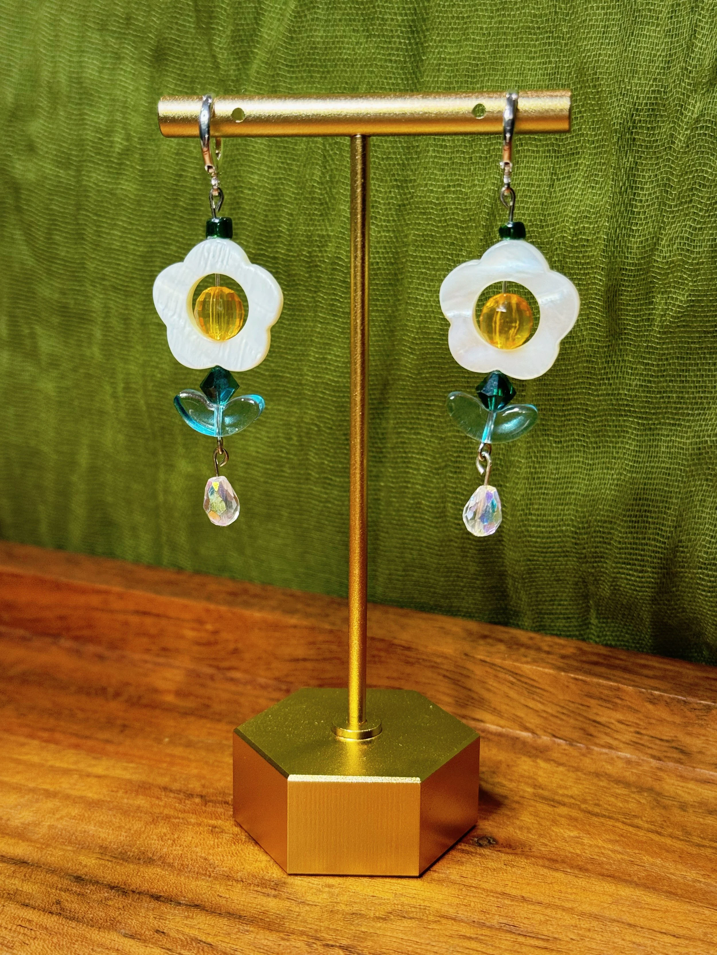 Lazy Daisy Earrings