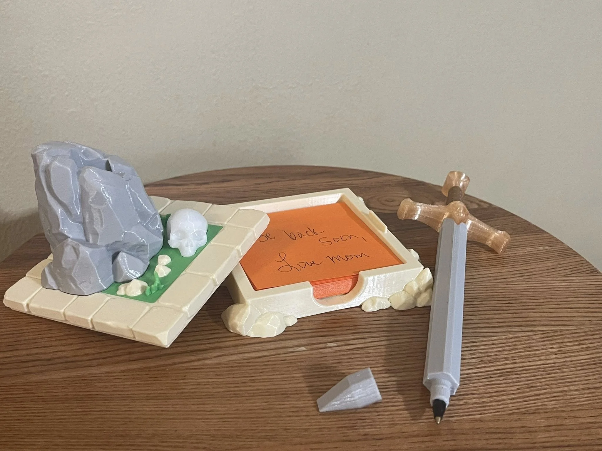 Deskalibur pen and notes2.jpg