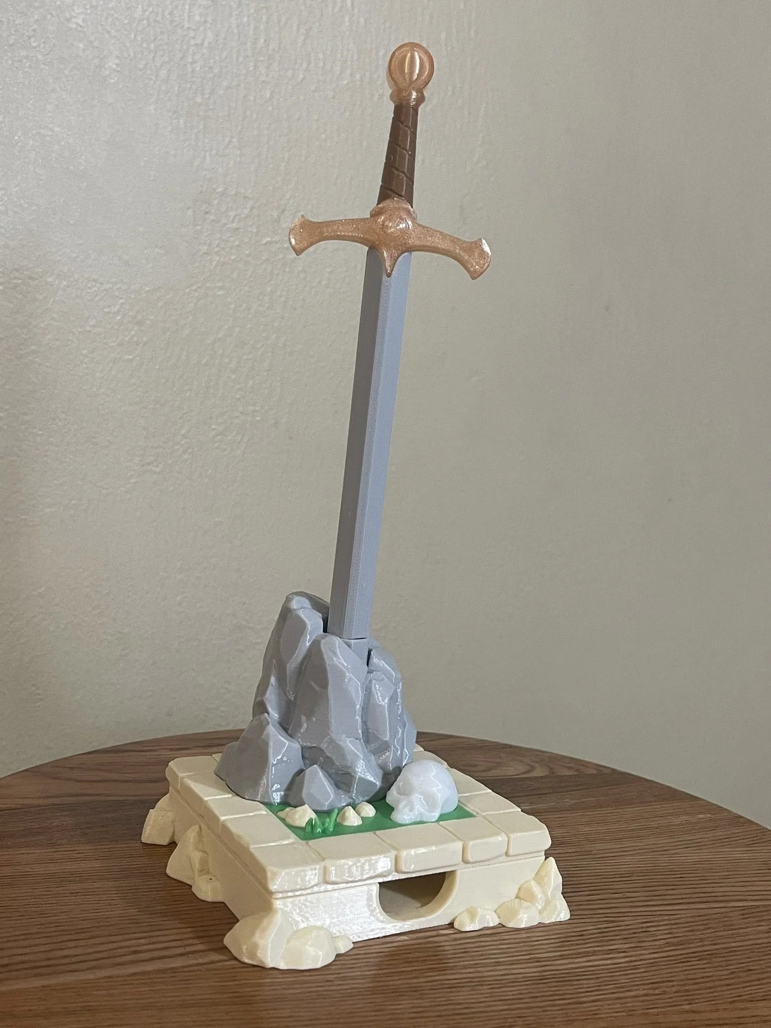 Deskalibur Pen and Sticky note holder