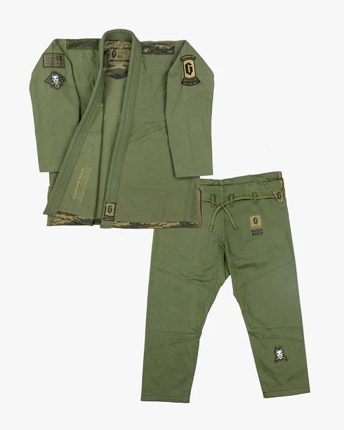 Adult Gameness Combate