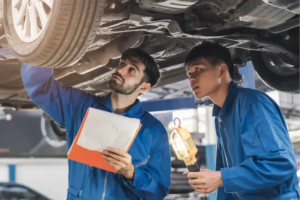 Manual vs. Automatic Transmission: What’s the Difference?