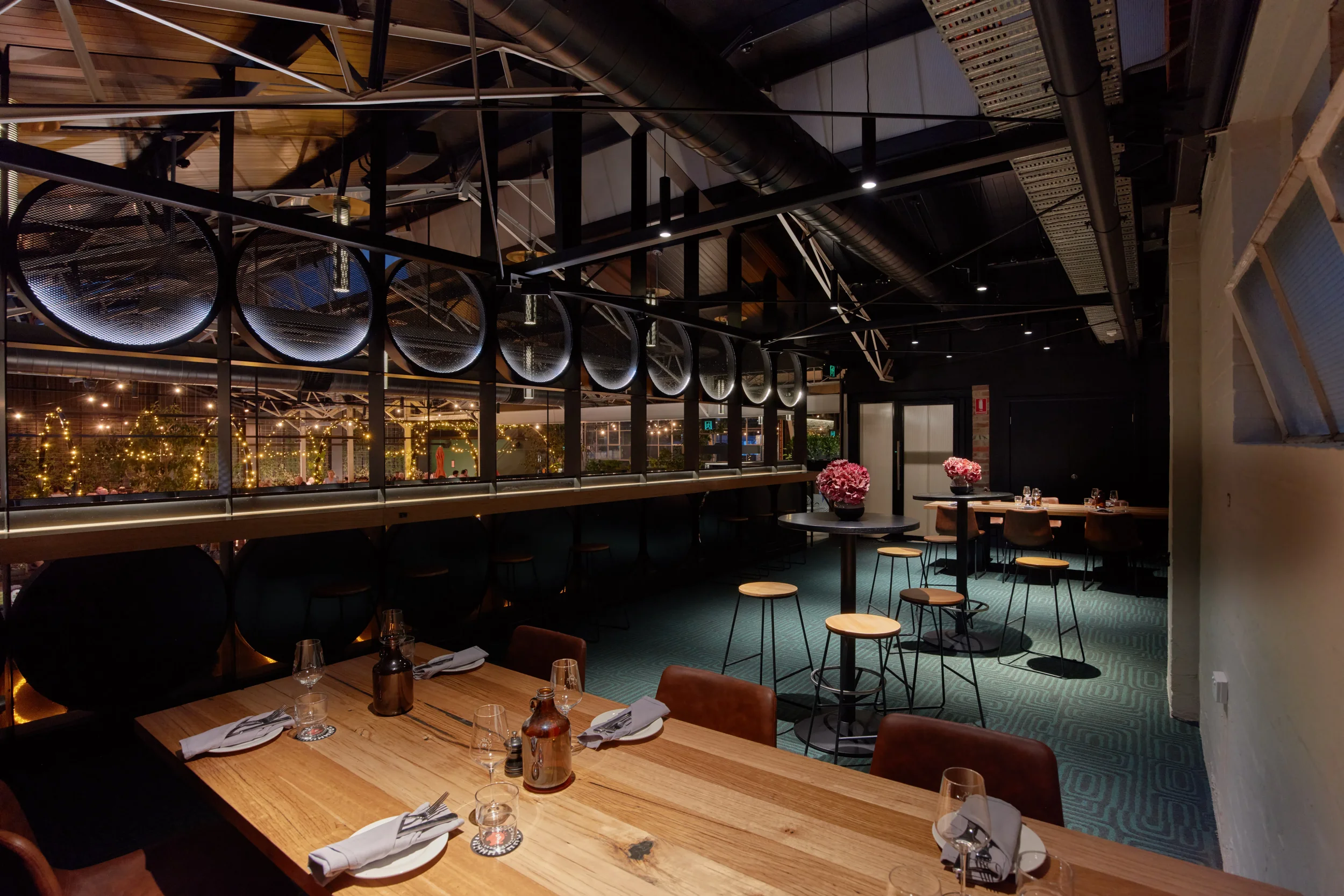 Huzzah Bar and Eatery 1675.webp