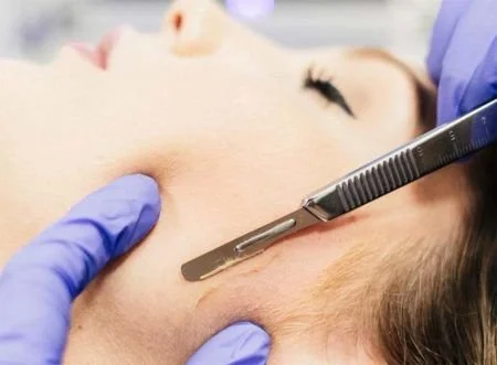✨Dermaplaning✨ 

Have you heard about dermaplaning? It's a procedure in which the skin is manually exfoliated to remove dead skin buildup and fine hairs. Dermaplaning makes the skin smoother, softer, and brighter. It also helps improve the penetratio