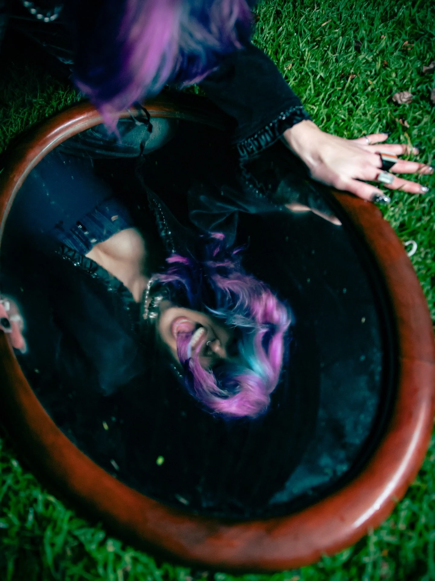 Screaming in the mirror to Cold As Ice 🧊 

Epic shots from the Colder photoshoot by @lukemcchesneycreative 

#revenge #screaming #heavymusic #creativephotoshoot