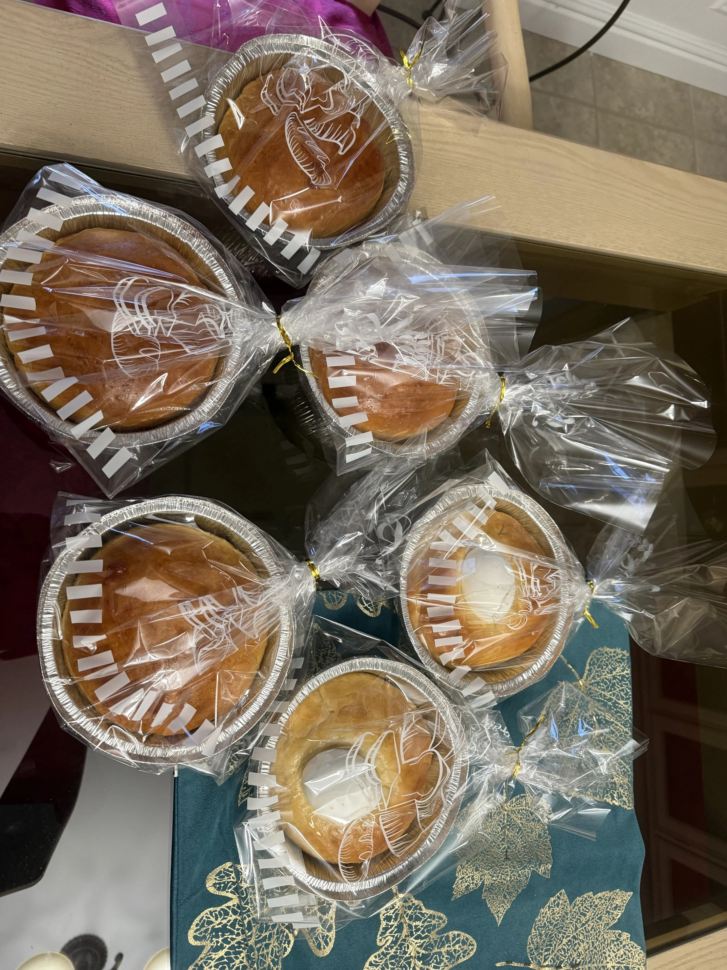 Portuguese Sweet Bread (Small, with Egg)