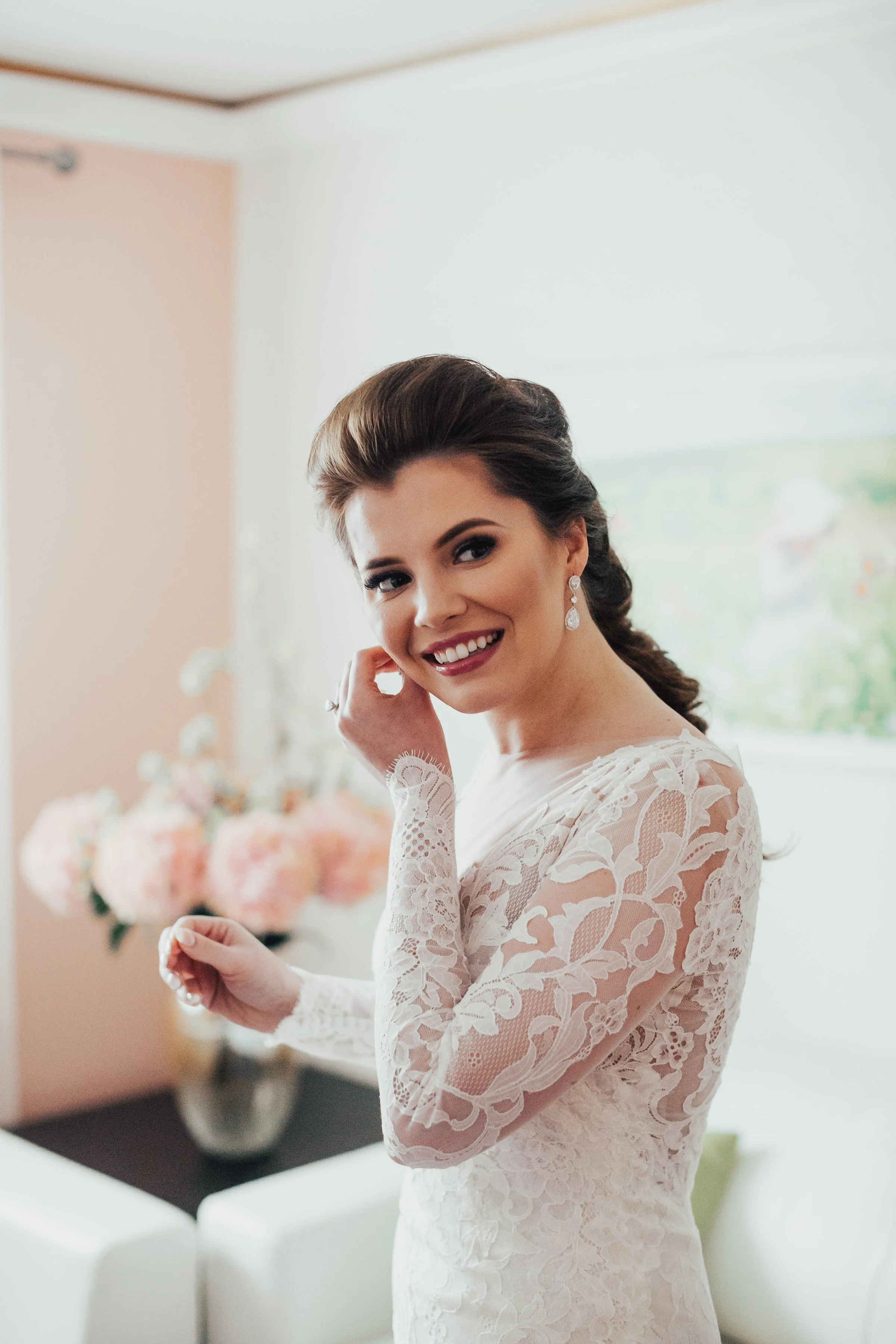 Makeup and hair by Stace Bridal Beauty Agency
Photographer Marina Dekhtyarn 