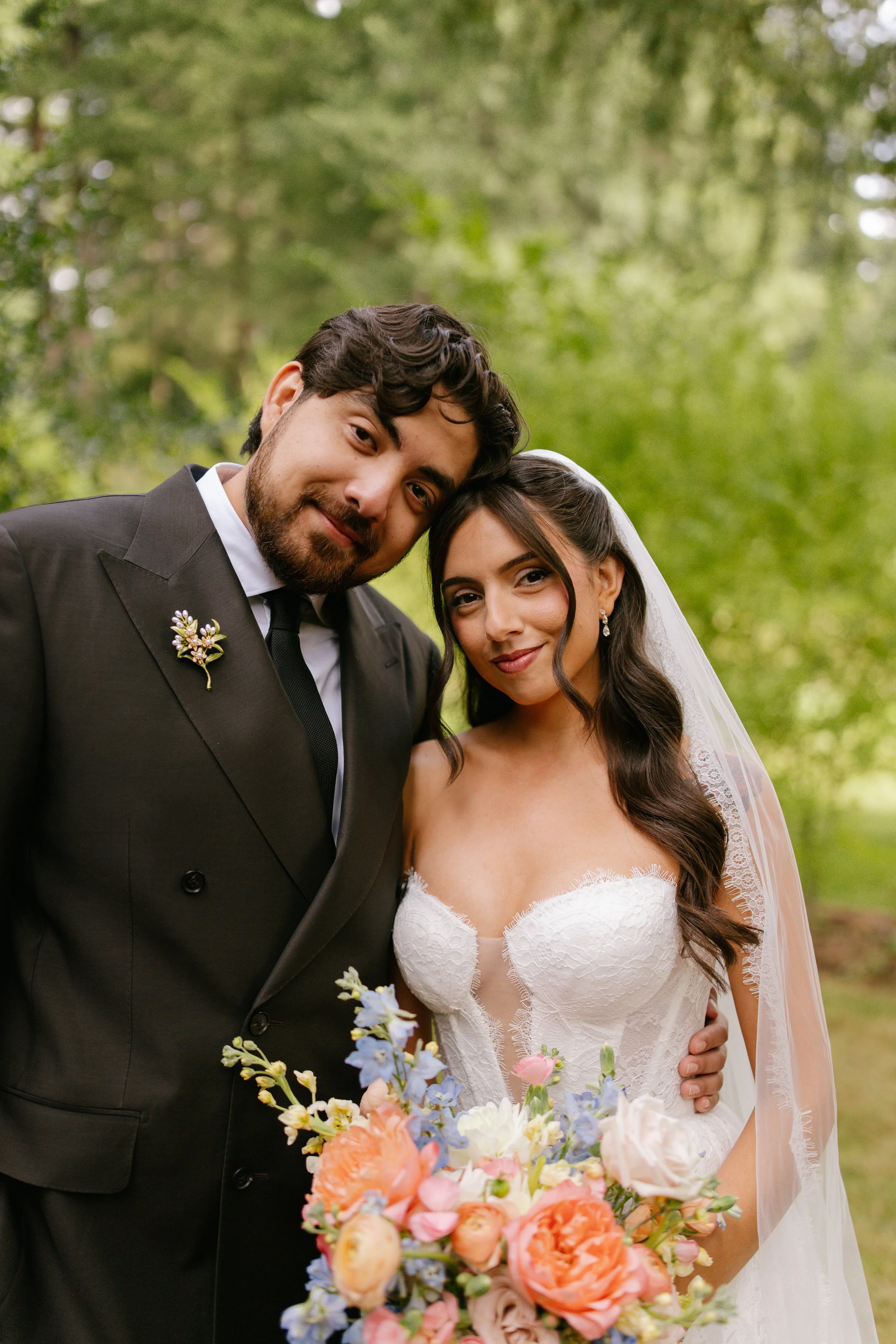 Soft glam makeup and soft modern wave half up for our bride in North Bend, WA. makeup by Katya, hair by Meghnn