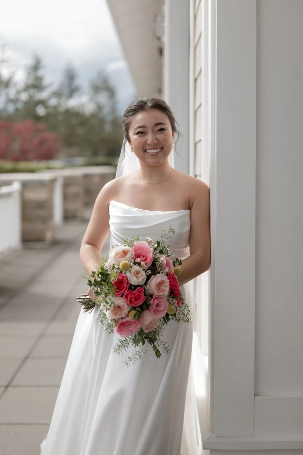 Makeup and hair Stace, Bridal Beauty Agency
Planner The Social Co
Photographer Paul Maramen
Venue Club at Snoqualmie Ridge

