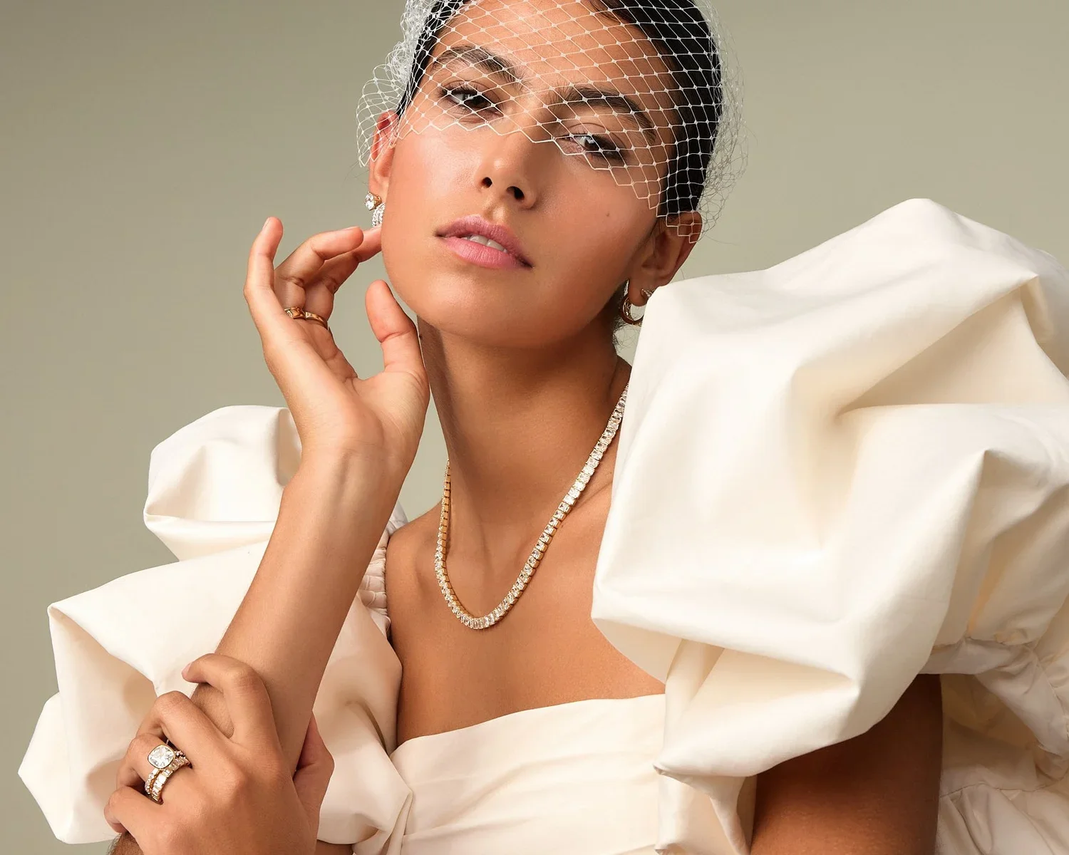 Makeup and hair Katya, Bridal Beauty Agency
Blue Nile Bridal campain
Phototgrapher Coco Aramaki