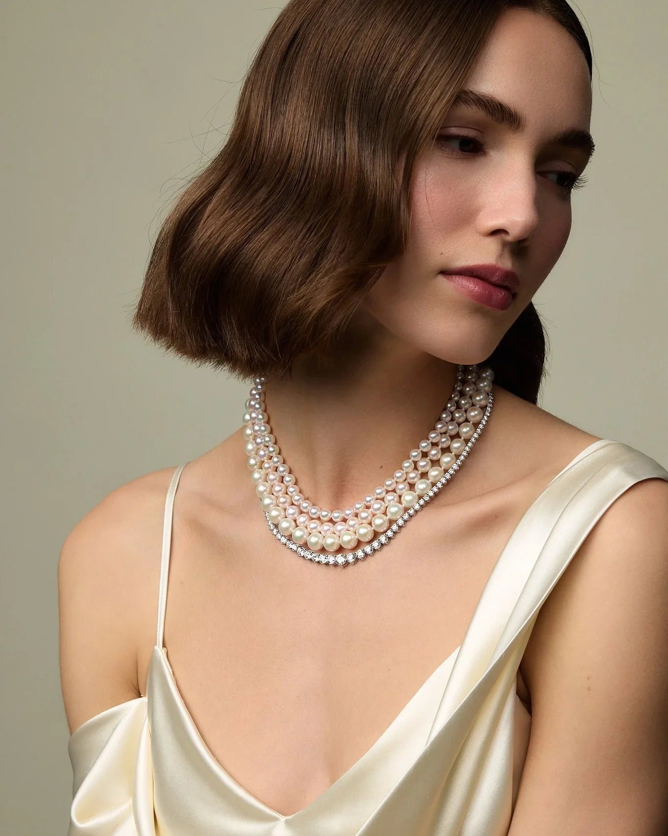 Makeup and hair Katya, Bridal Beauty Agency
Blue Nile Bridal campain
Phototgrapher Coco Aramaki
