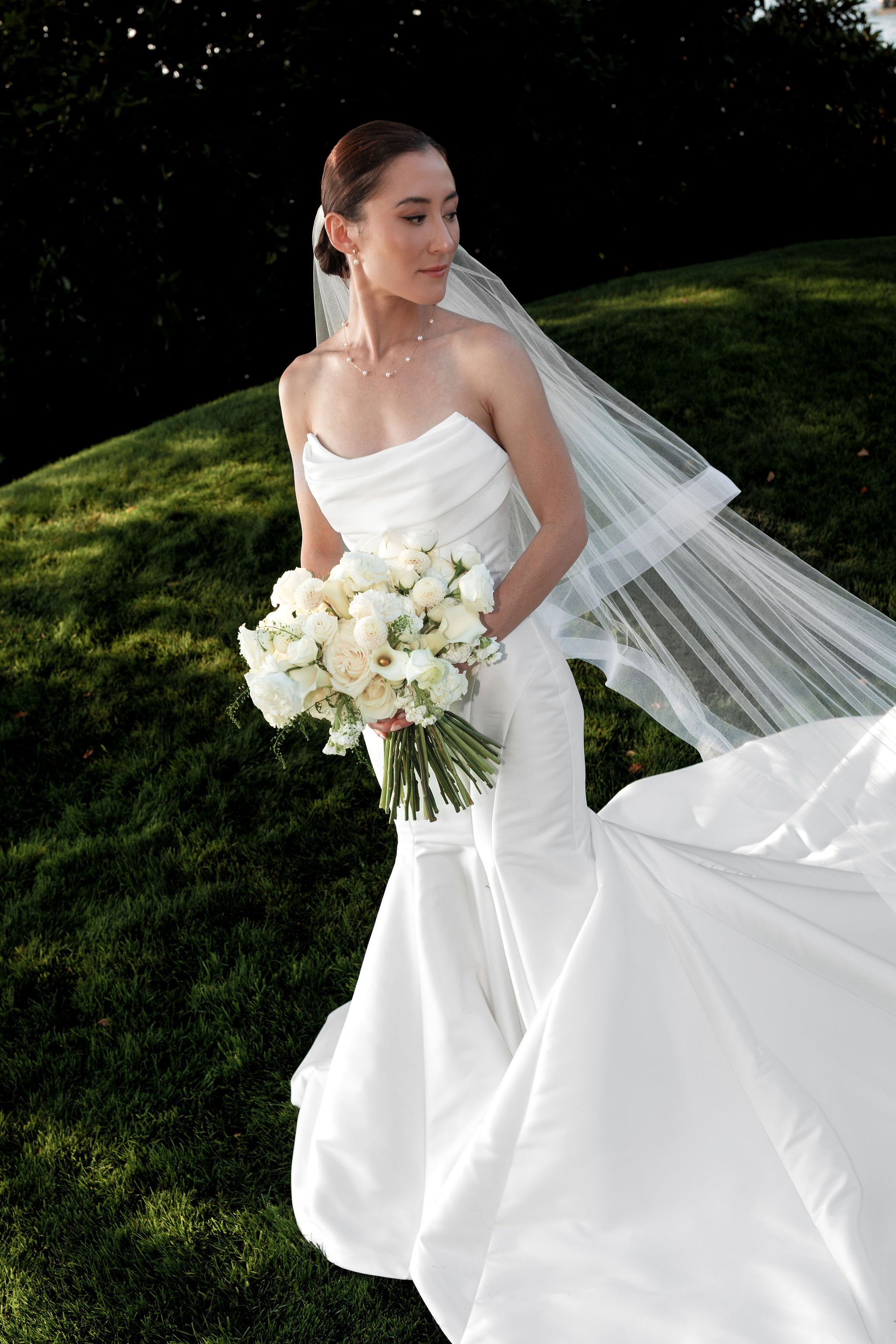 Wedding at Woodmark Hotel in Kirkland. Makeup by Stace, hair by Rita Bridal Beauty Agency
Planner Jade Tabares
Photographer Bear Beau Photography
