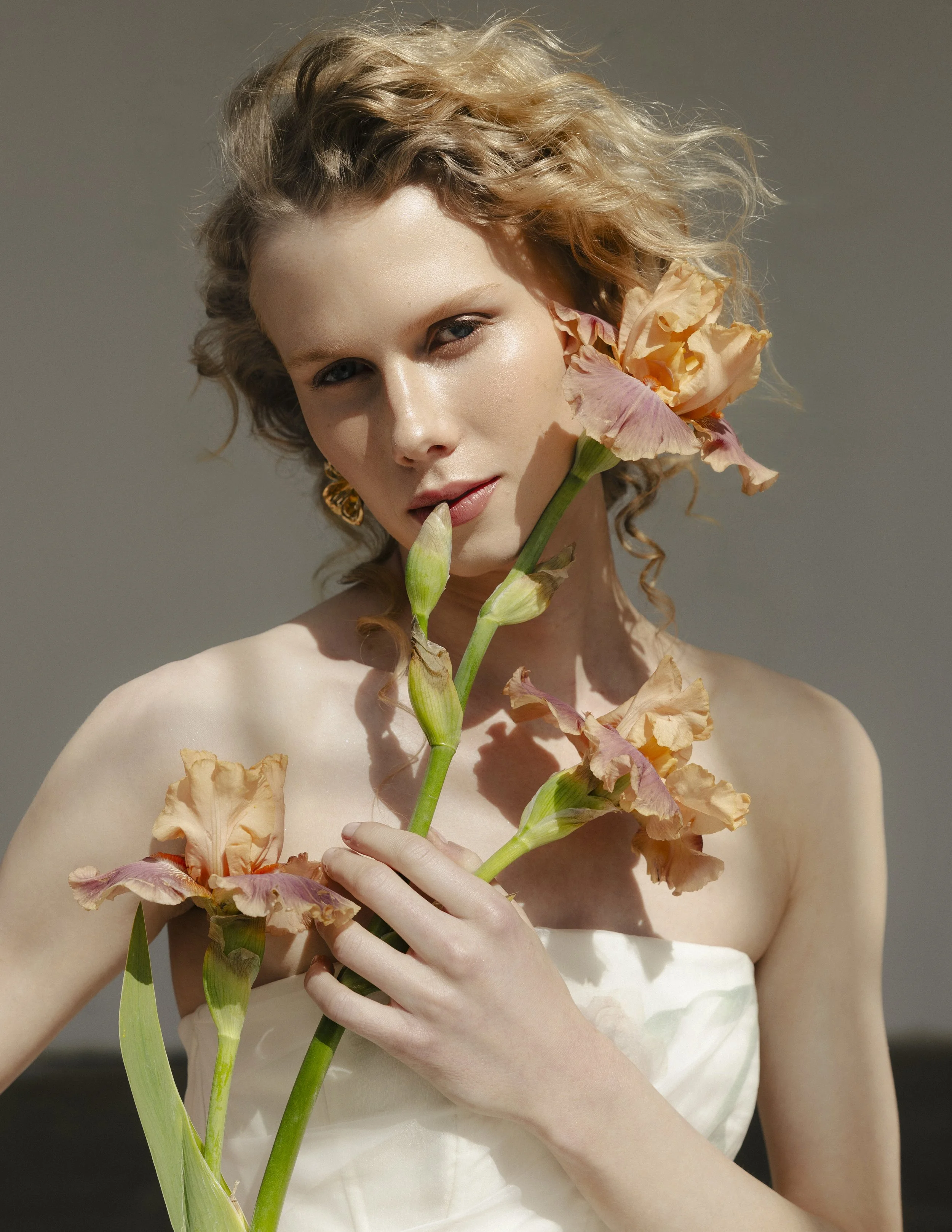Seattle bridal red carpet glam, natural soft glam makeup and hair on location for brides