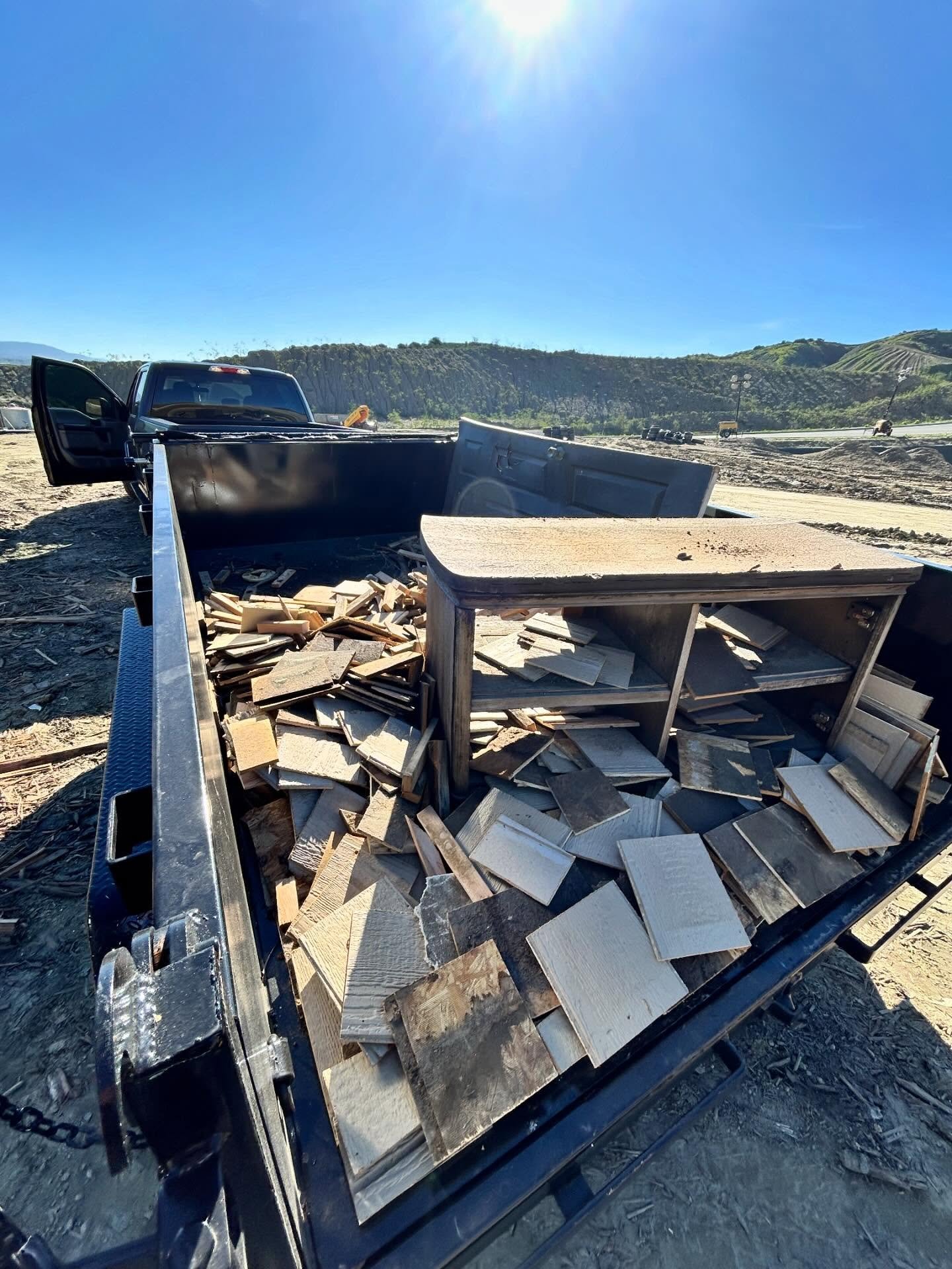 From tear-out to haul-off.
We handle the mess so you don&rsquo;t have to. 🧹
DM for light demo &amp; junk removal.