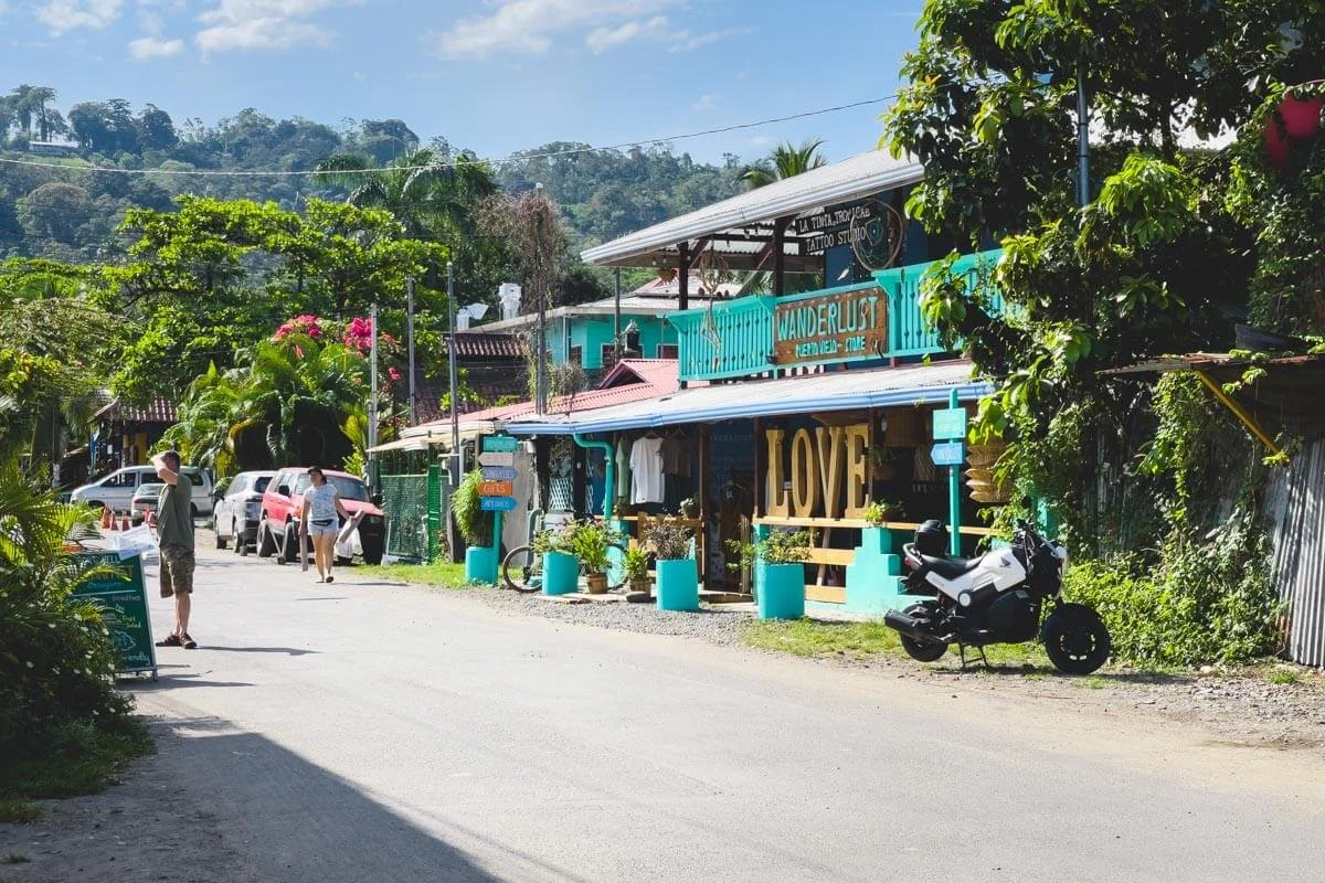 puerto-viejo-town-costa-rica.jpg