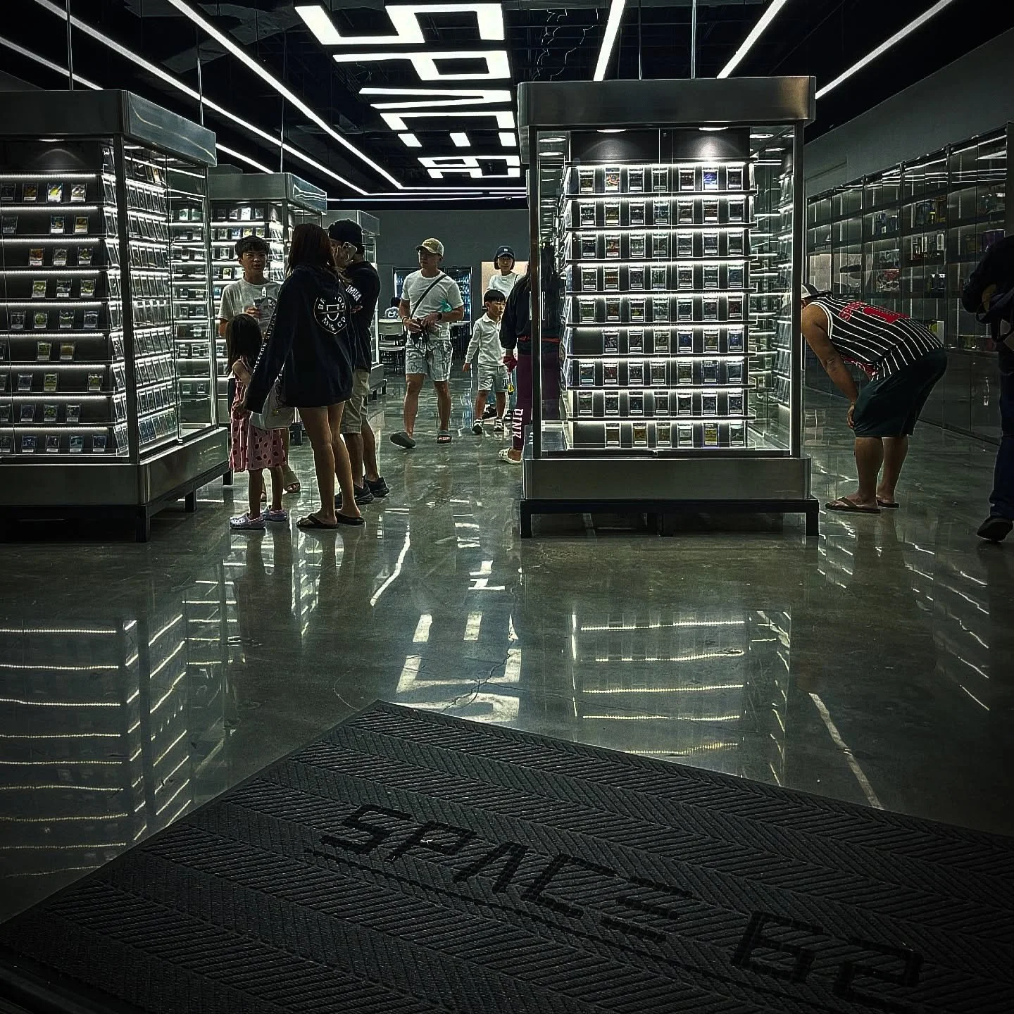 Not a bad day for a soft open 😎

Mahalos to everyone who made it out for Day One 🙏

See you tomorrow for Day Two ✌️
#alamoana #pok&eacute;mon #tradingcards