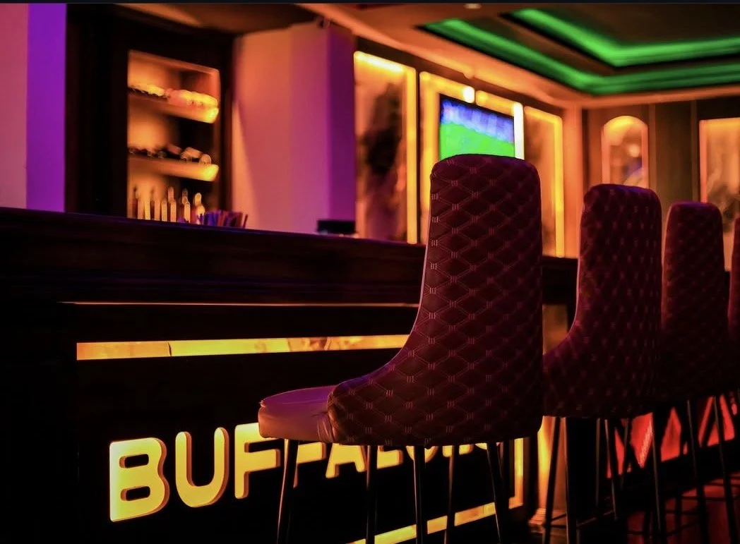 Restaurant & Bar