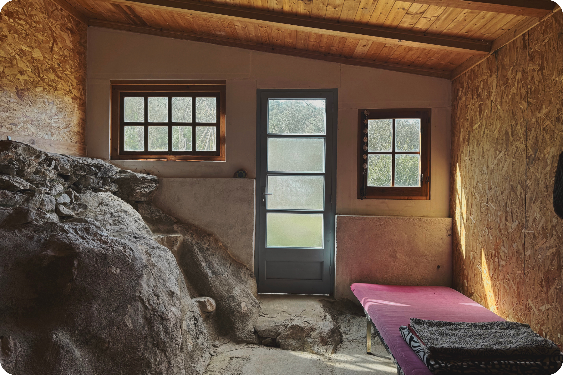 Bodywork with Beatriz in Spain - Cabin and bed.png