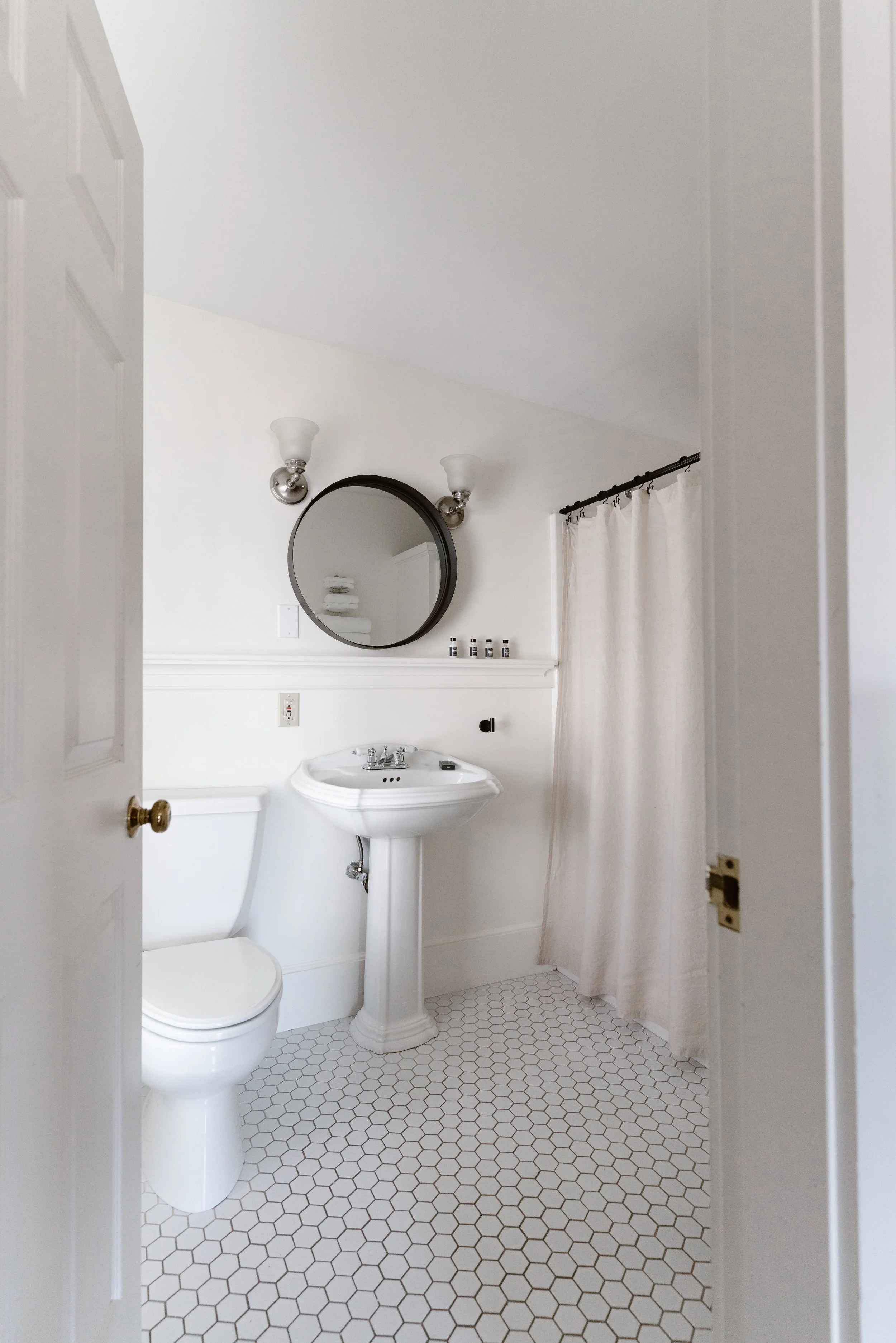 Lindsey Guesthouse _ Rooms 07-10.jpg