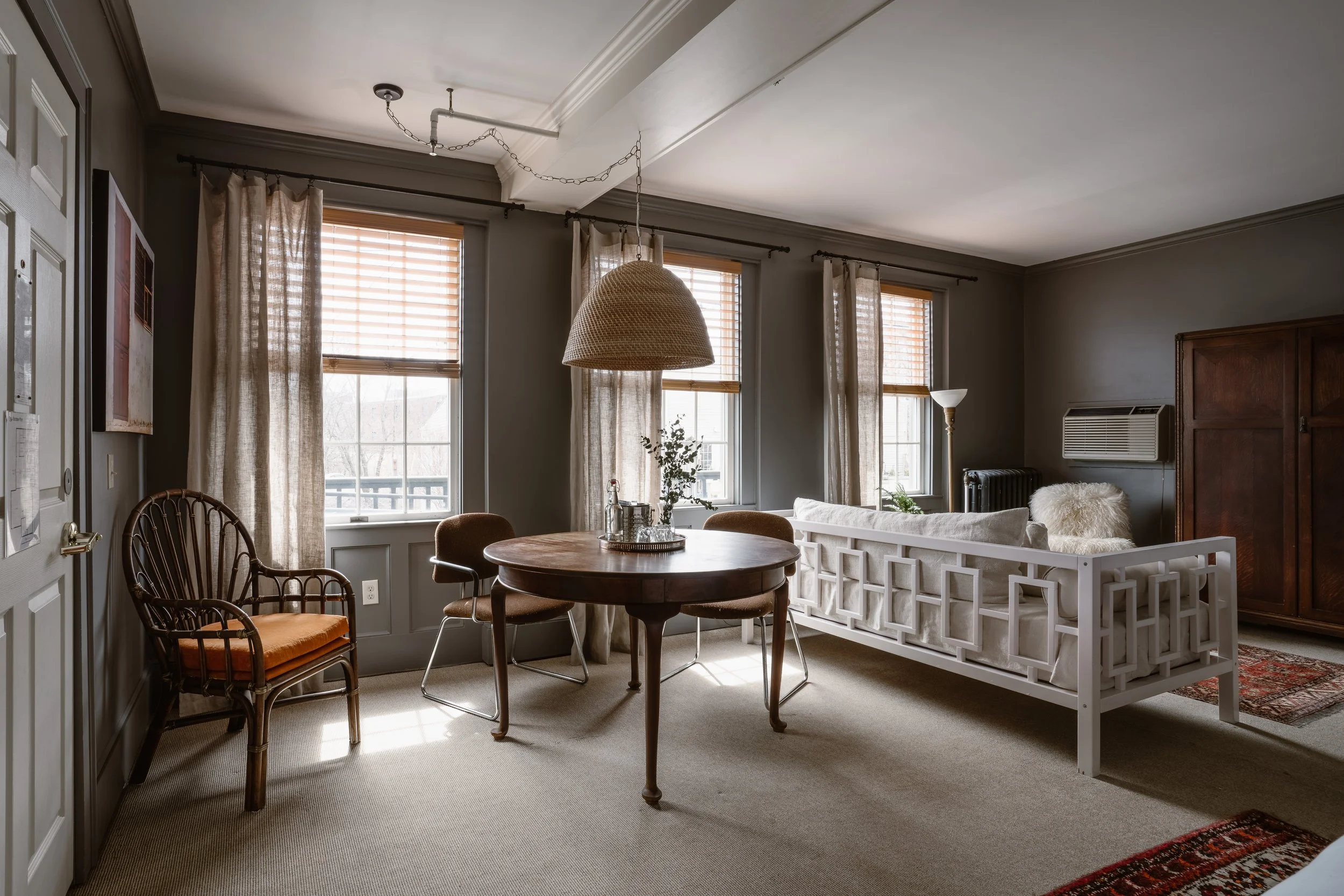 Guest Room Seating and Daybed