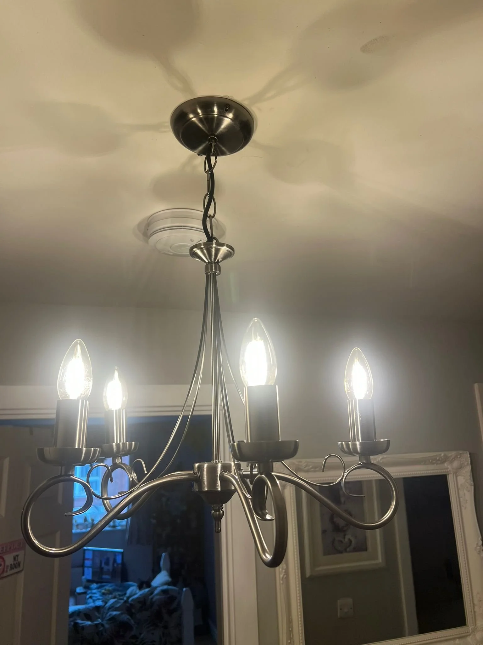 Replacement of ceiling and wall light fixtures quick and professional installation.