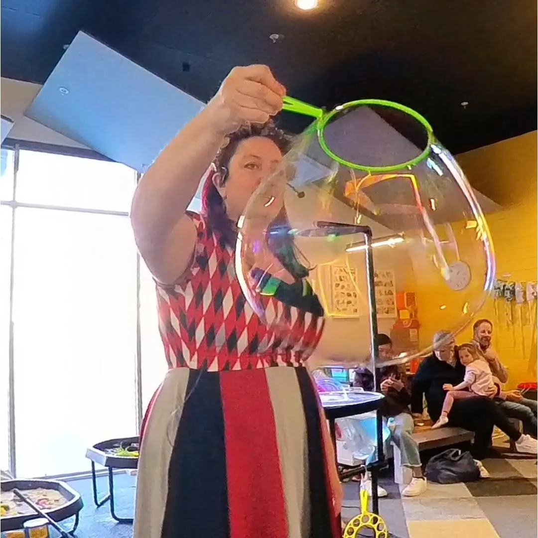 Tuesday 13 Oct  |  10.00am Bubble Show