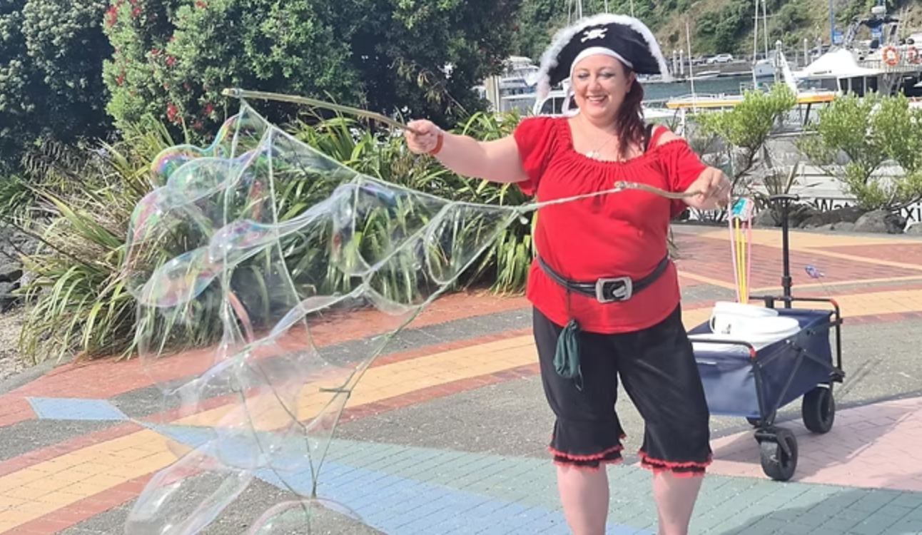 Tuesday 13 Oct  |  12.30pm Bubble Show