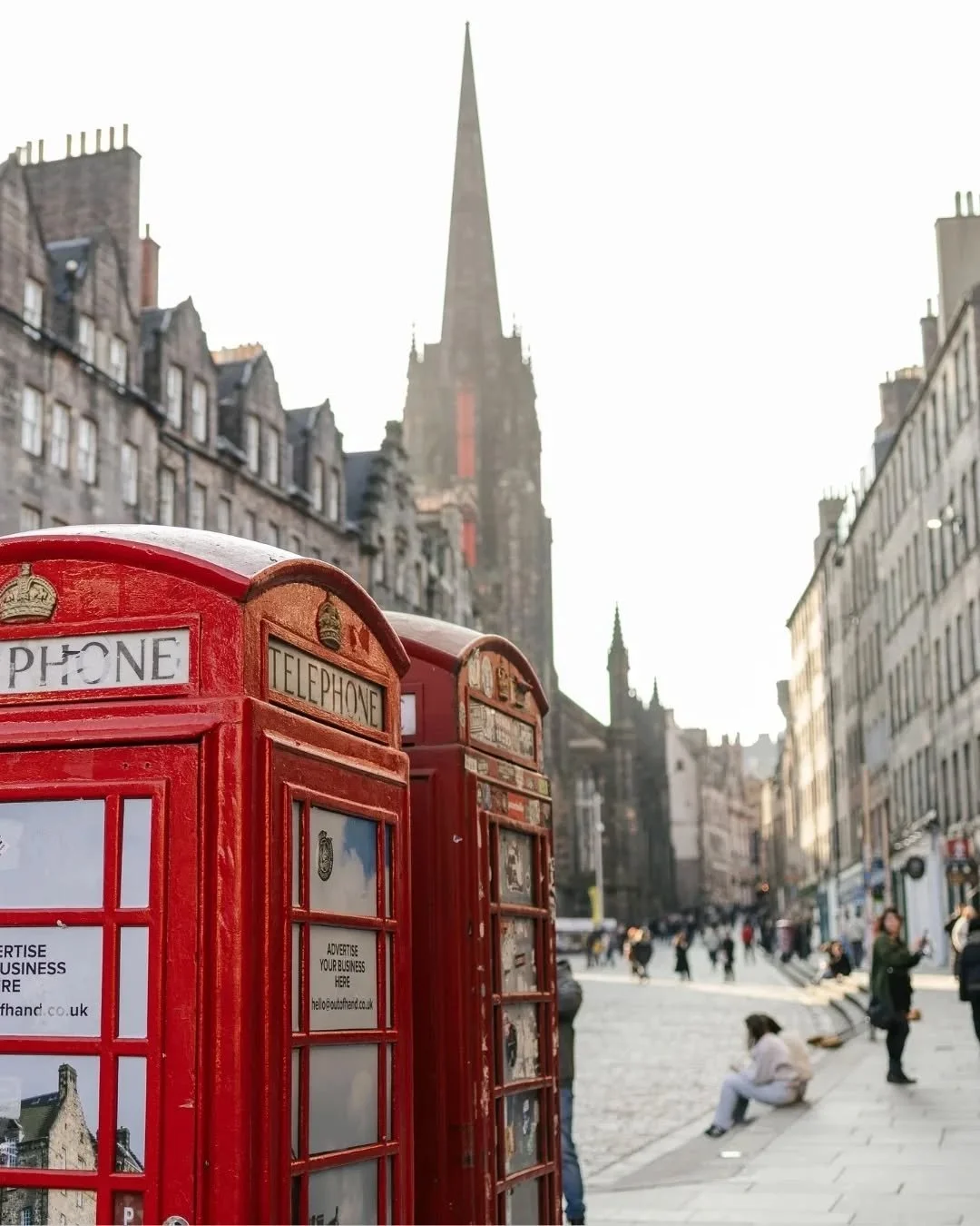 NL: De lente inluiden in Edinburgh met mijn lieve moeder. 🩷

EN: Welcoming spring in Edinburgh with my dear mother. 🩷