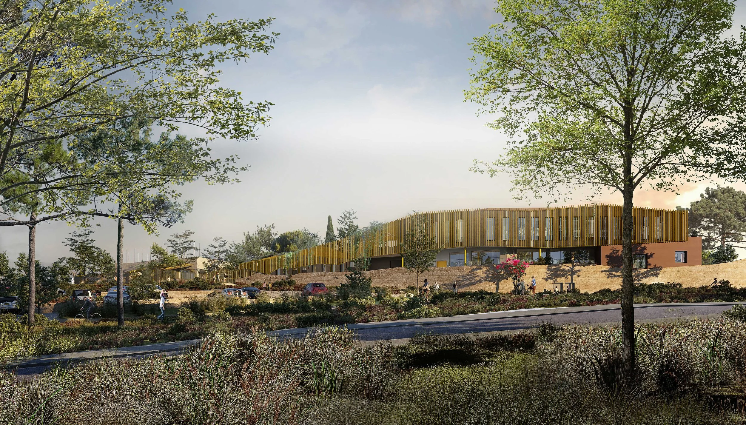 Une illustration d'un bâtiment moderne en retrait d'une zone boisée, avec des arbres et des arbustes, des véhicules stationnés et des personnes marchant ou à vélo près du bâtiment.
