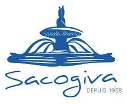 Logo bleu d'une fontaine avec une silhouette de statue, nom 'Sacrovis' écrit en dessous, et 'DEPUIS 1958' en baseline.