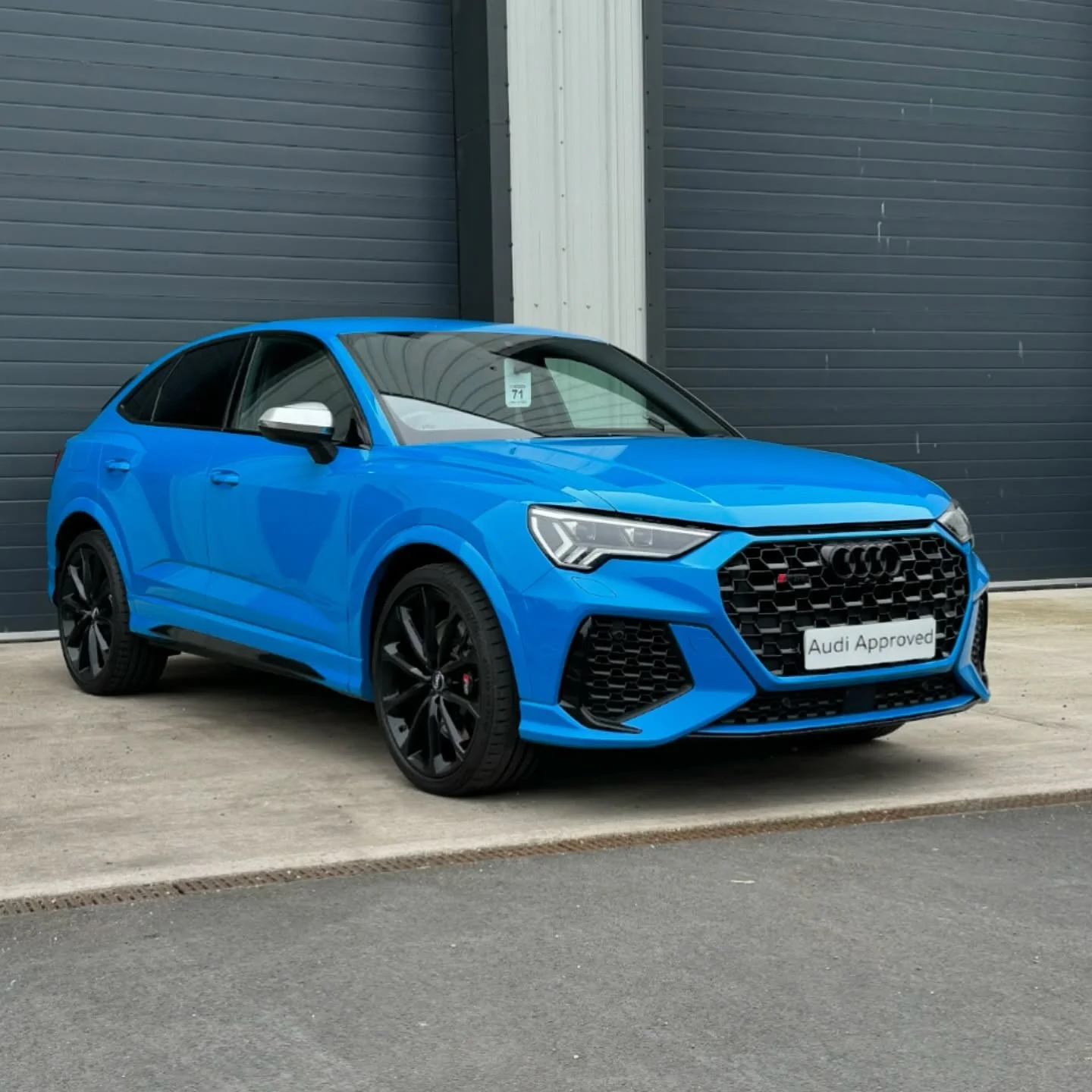 And Another One In For Our Dechrome Package, This Time It Was A Stunning RSQ3 Finished In Turbo Blue, Now With Complementing Gloss Black Trims 🔵

Get In Touch And Let Us Transform Your Vehicles. We Can Design And Install Vehicle Graphics For A Singl
