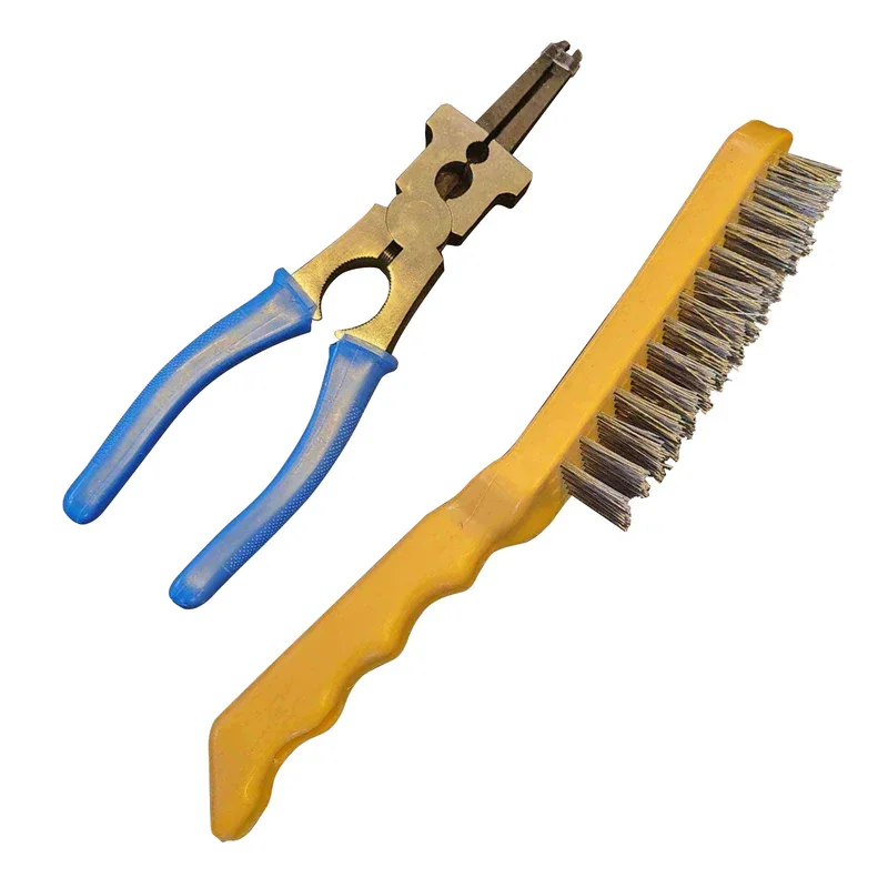 Pliers_WireBrush.webp