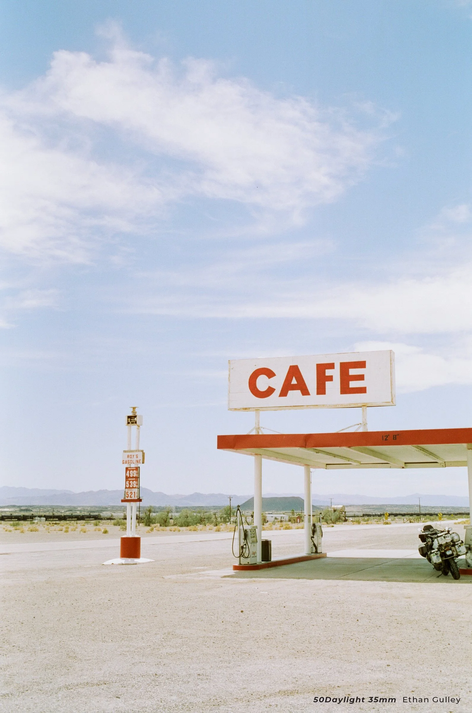 Cinestill 50D sample photo of a petrol station in the dessert.
