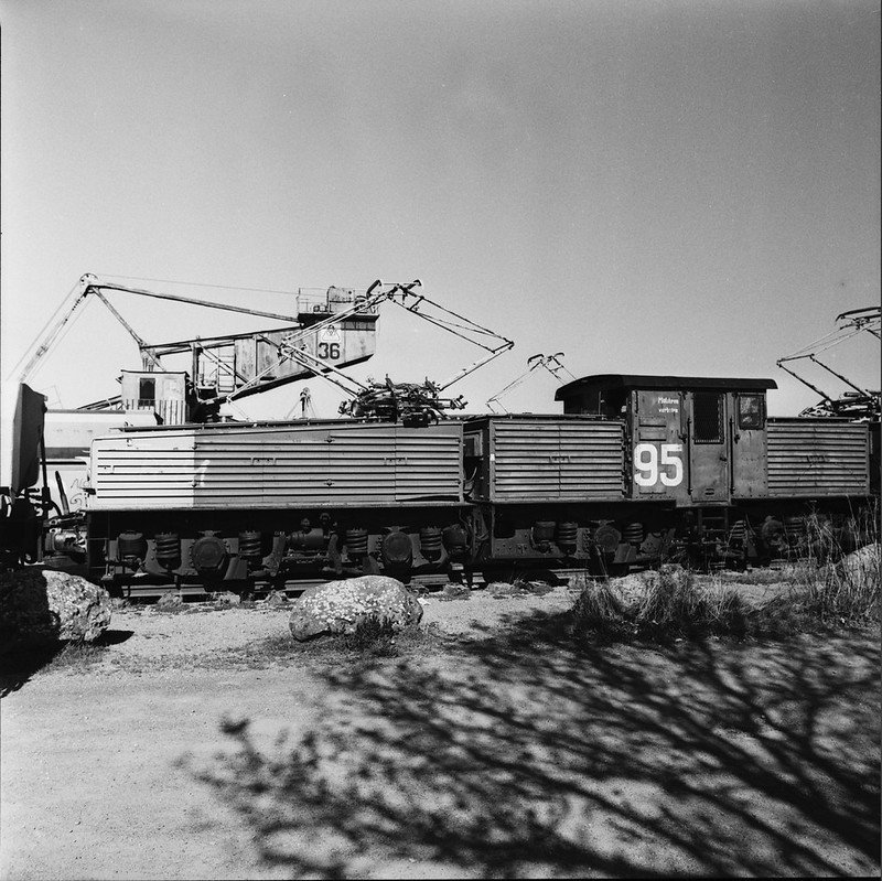 Fompan 100 sample photo of a train in a train yard.jpg