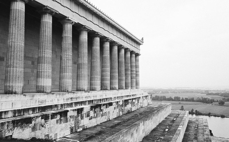 Fomapan 100 sample photo of a neoclassical structure with pillars..jpg