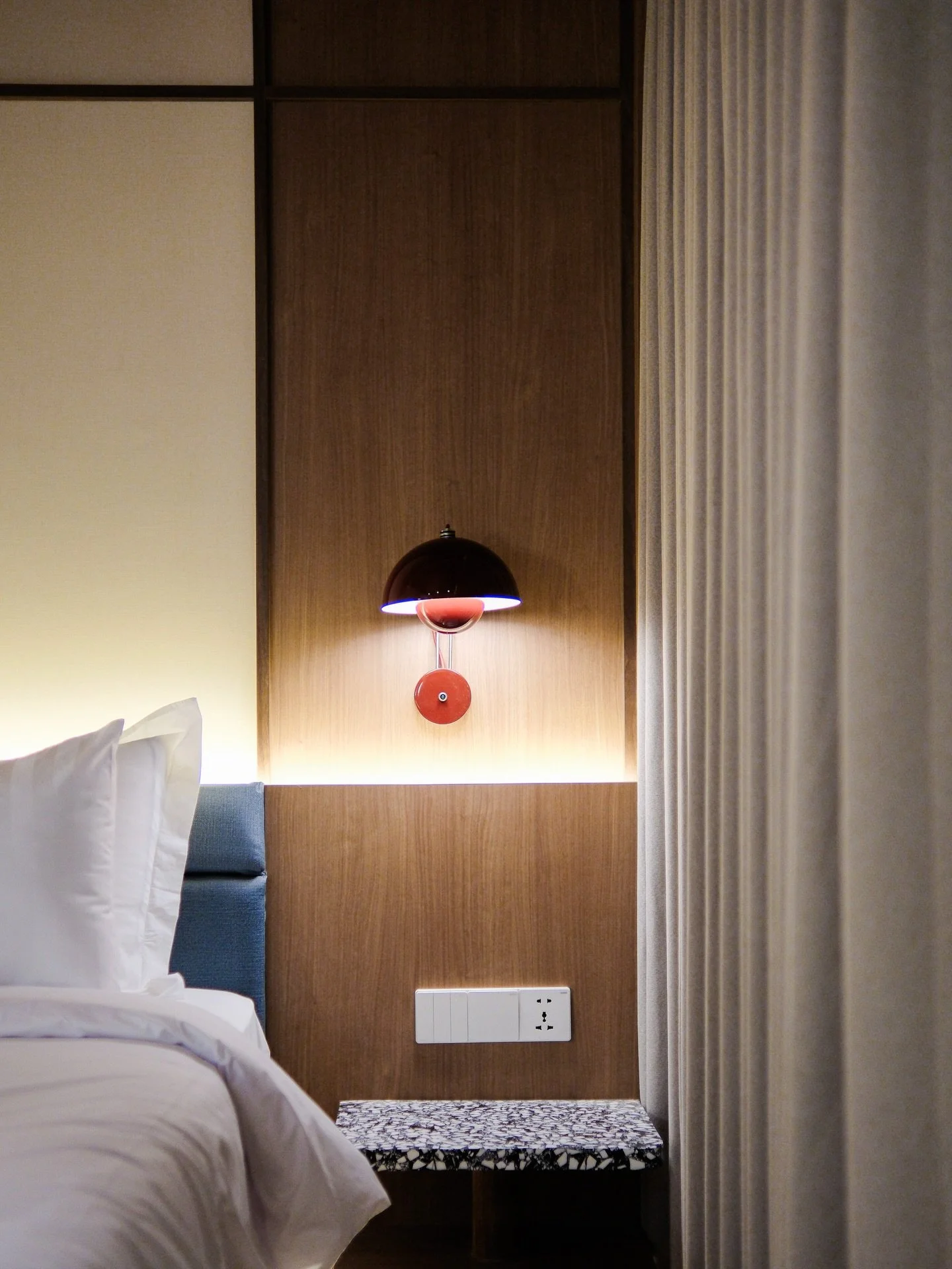 Different in detail, familiar in comfort. Each room carries its own rhythm, shaped to match your kind of stay.