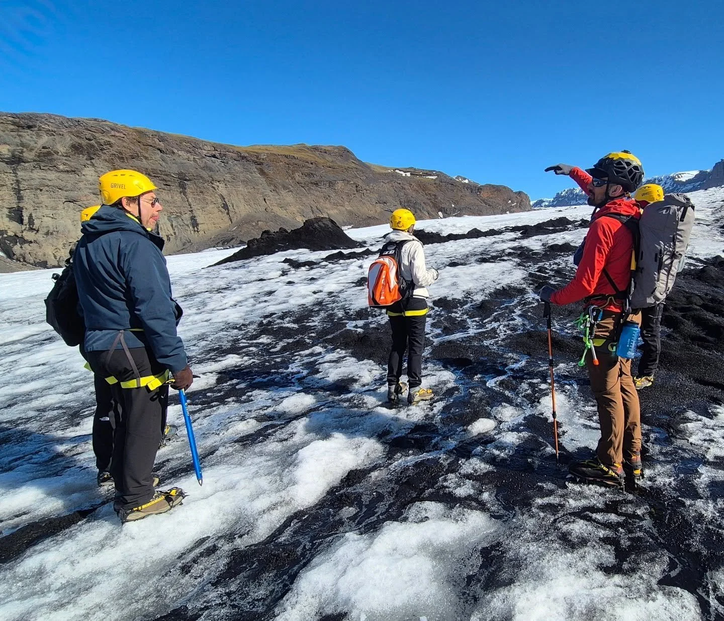 #islanda 🇮🇸 @jotnarmountaineering #viaggiconleguideslowtour #slowtour #toptravelteam #S&oacute;lheimaj&ouml;kull